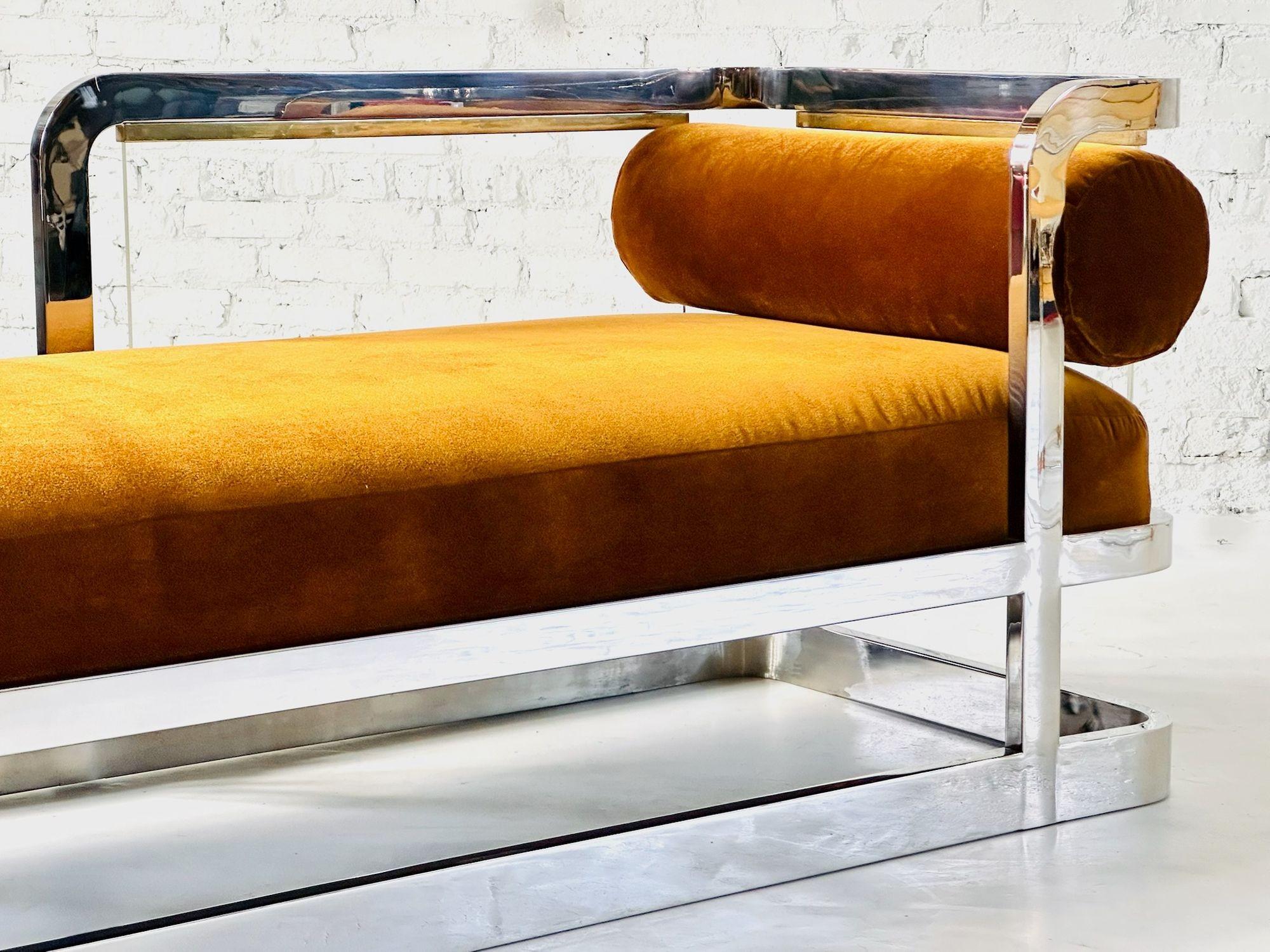 Style Charles Hollis Jones Chrome Brass Lucite Chaise Lounge, 1970 In Excellent Condition For Sale In Chicago, IL