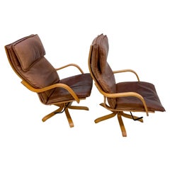 Style De Sede Tall Leather Lounge Chairs Blonde Wood Star Base, Italy, 1960s