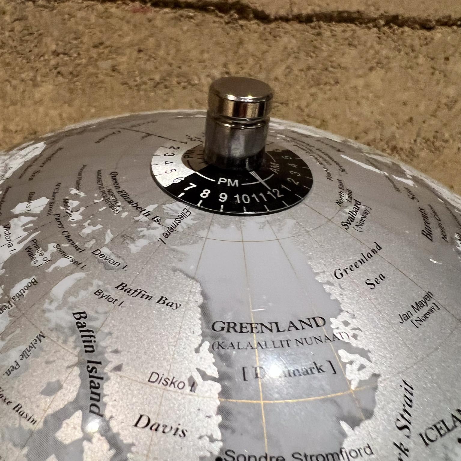 Style Drexel Heritage World Silver Globe Chrome Metal Base In Good Condition In Chula Vista, CA
