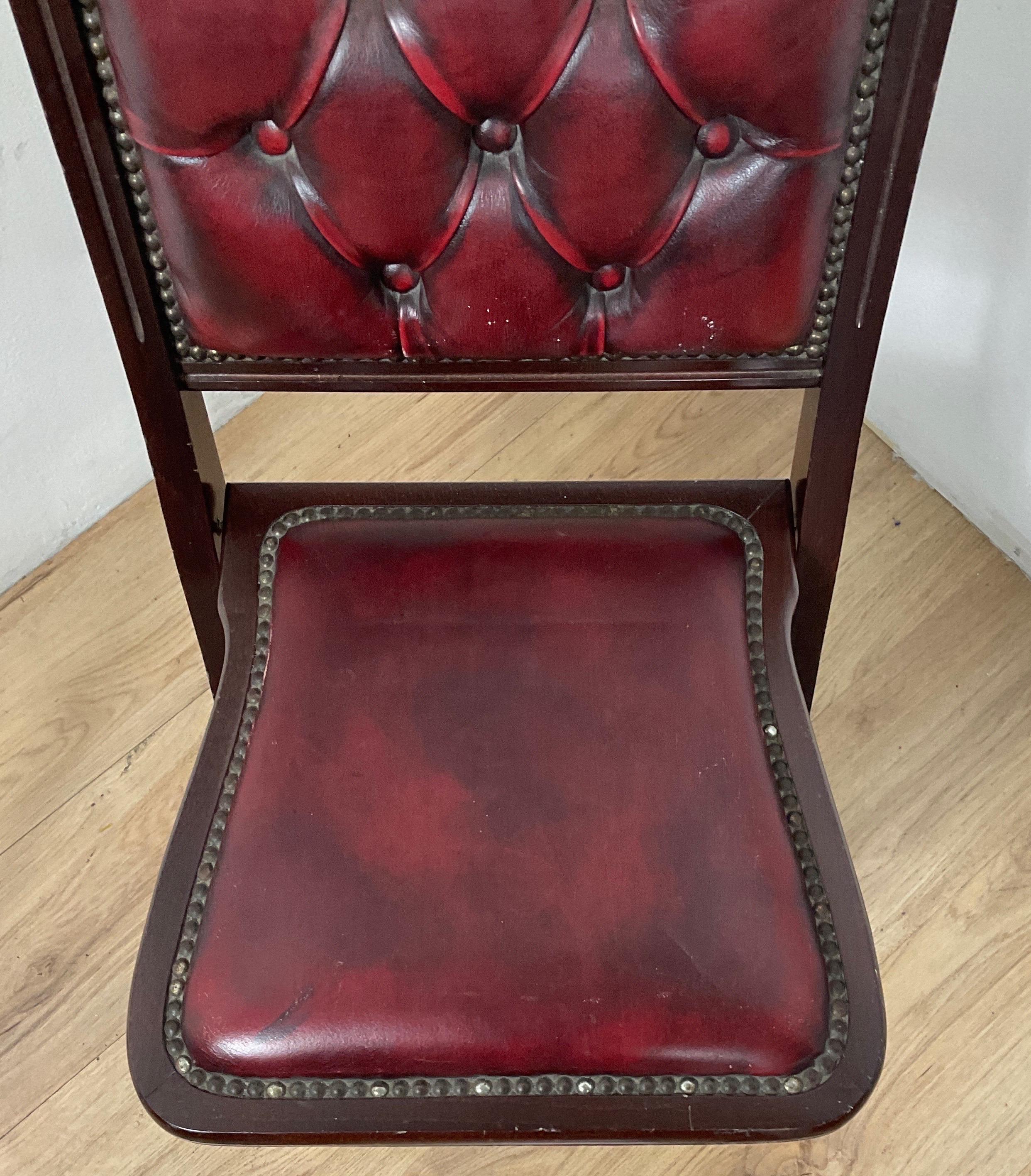 Style folding chair with leather seat and back Craftwork made in italy For Sale 5