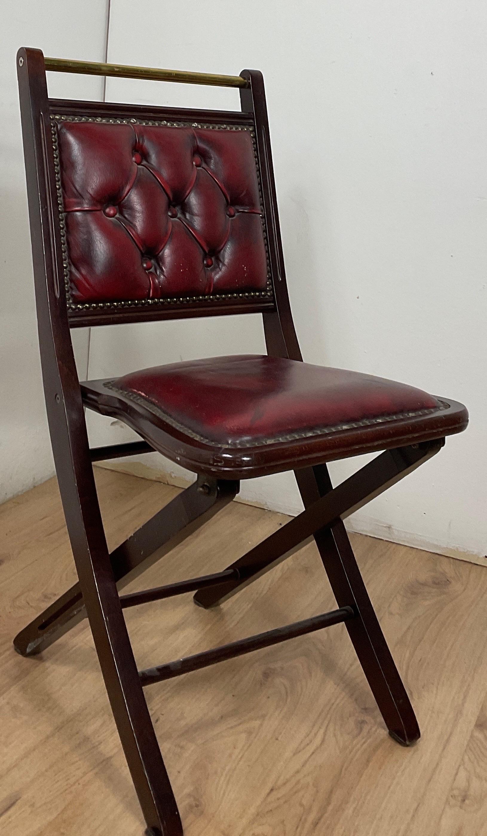 Mid-20th Century Style folding chair with leather seat and back Craftwork made in italy For Sale