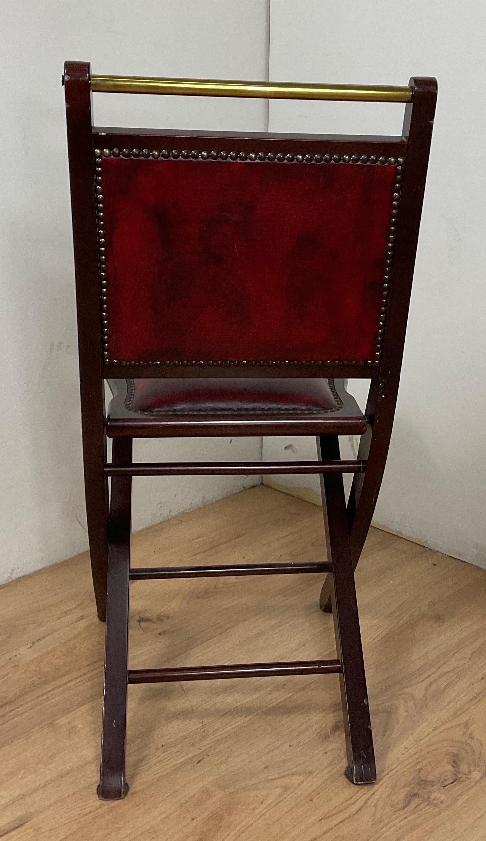 Style folding chair with leather seat and back Craftwork made in italy For Sale 1