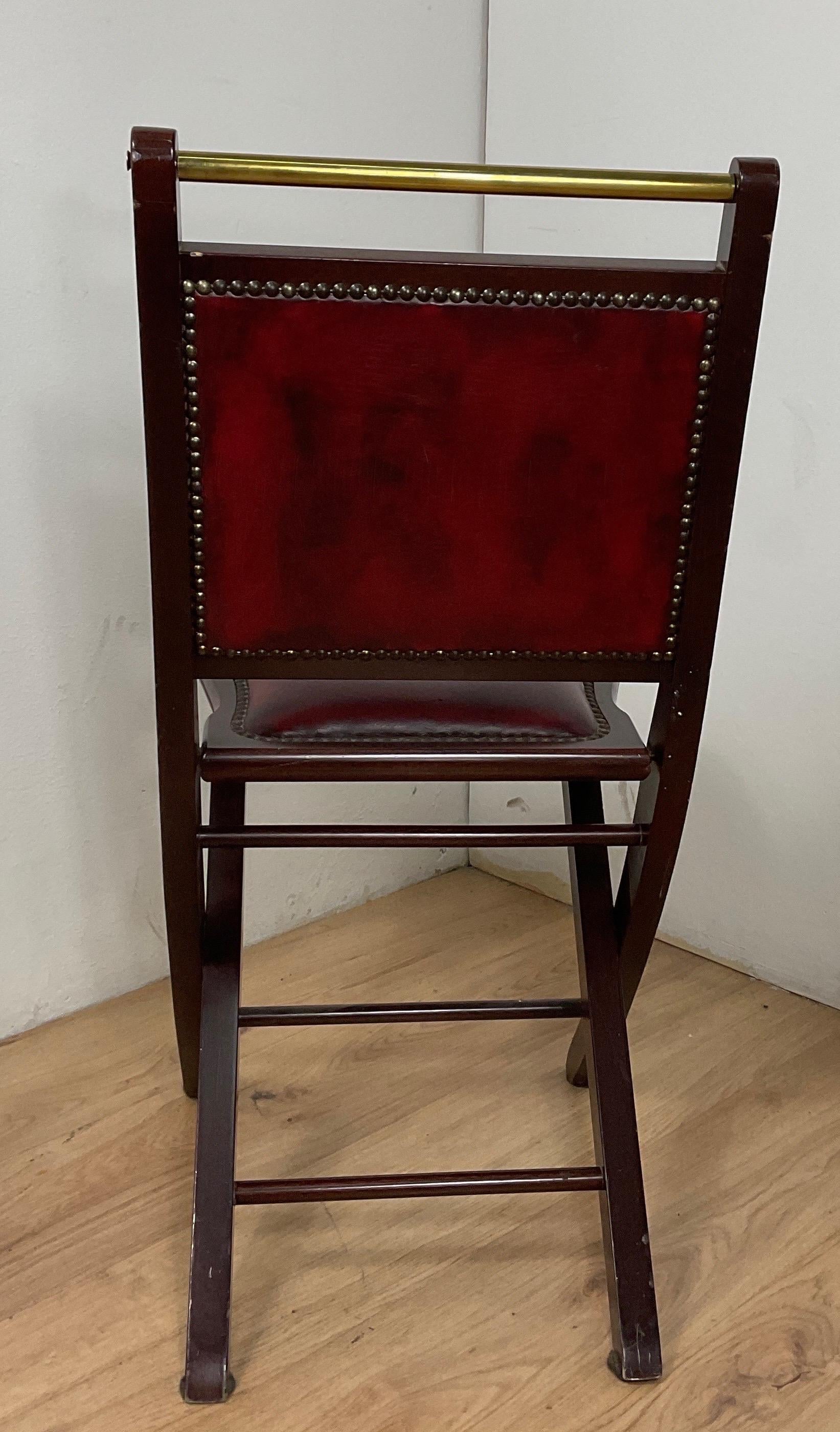 Style folding chair with leather seat and back Craftwork made in italy For Sale 1