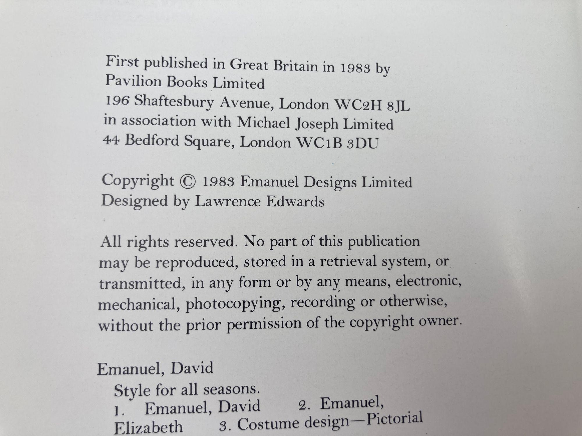 Style pour toutes les saisons Hardcover 1983 d'Elizabeth et David Emanuel en vente 1
