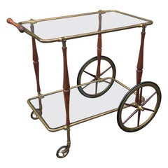 Stile di Cesare Lacca o Gio Ponti 1950 Ottone Noce Vetro Carrello da bar a più livelli