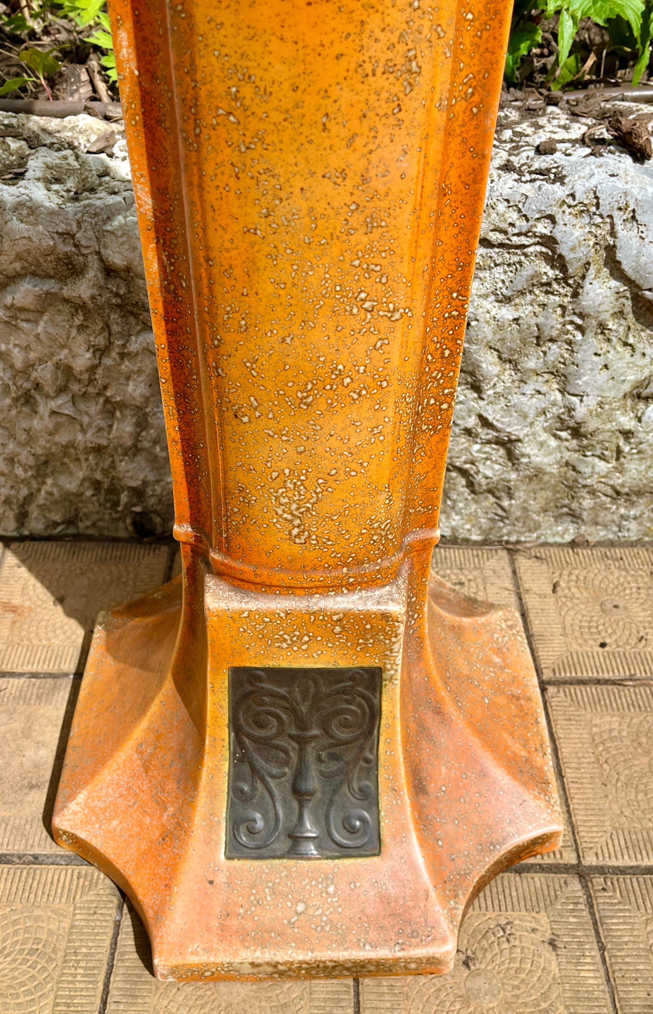 Stil von Delphin Massier Majolika Jardinière 'Pflanzgefäß und Stand Nummer. 7825 (Art nouveau) im Angebot