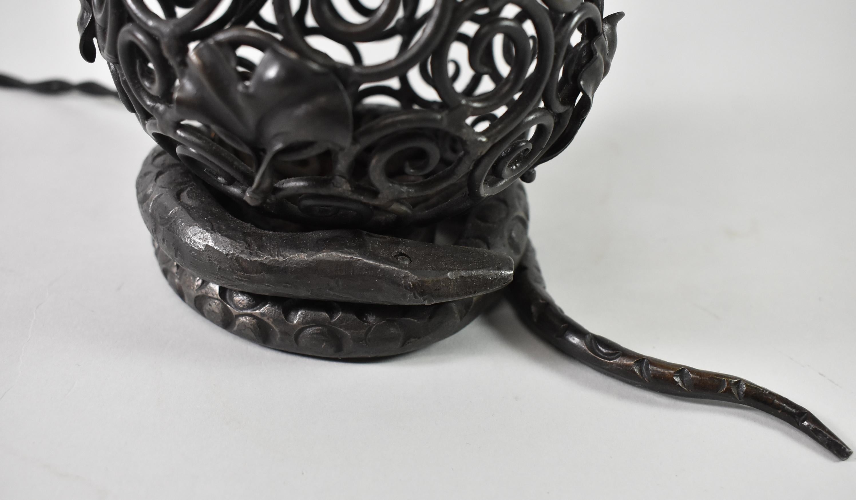 European Style Of Edgar Brandt Iron Snake & Ginko Table Lamp With Daum Nancy Glass Shade For Sale