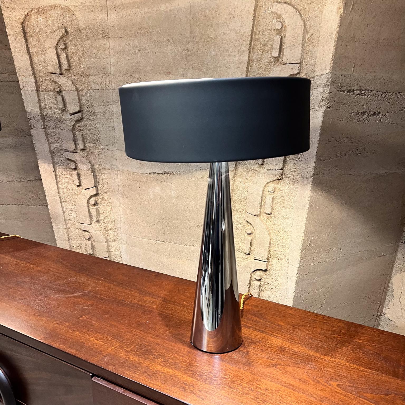 Style of Laurel Lamp Co Modern Chrome Table Lamp Pair For Sale 7