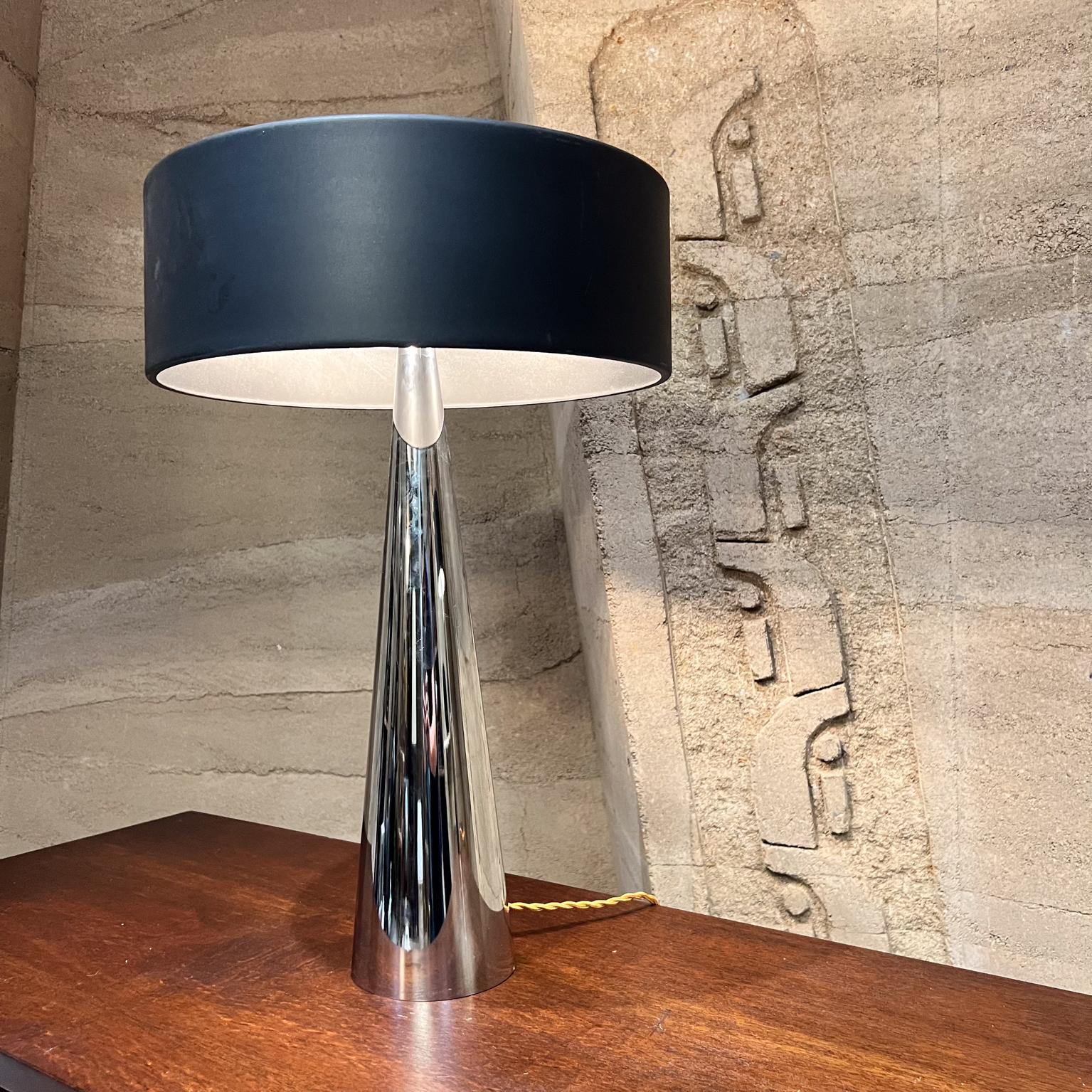 Style of Laurel Lamp Co Modern Chrome Table Lamp Pair For Sale 10
