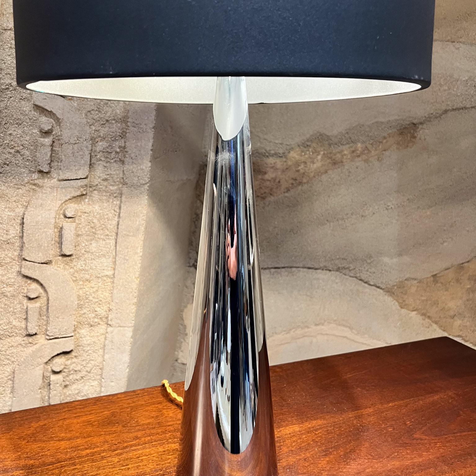 Style of Laurel Lamp Co Modern Chrome Table Lamp Pair For Sale 11