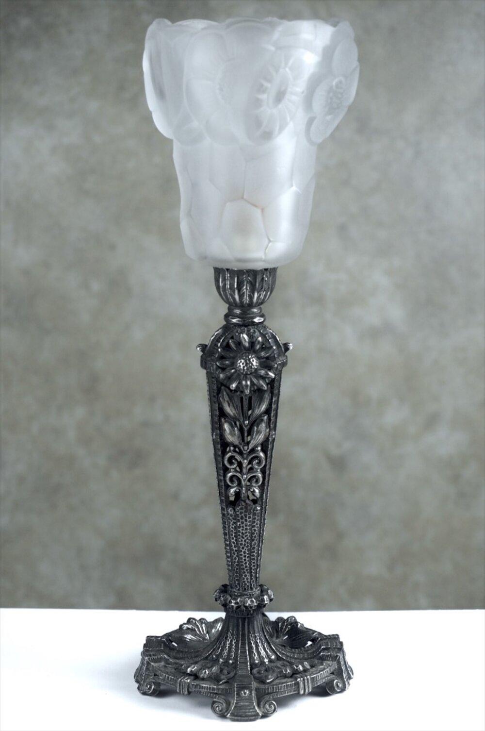 Français Lampe de table dans le style de Paul Kiss en vente