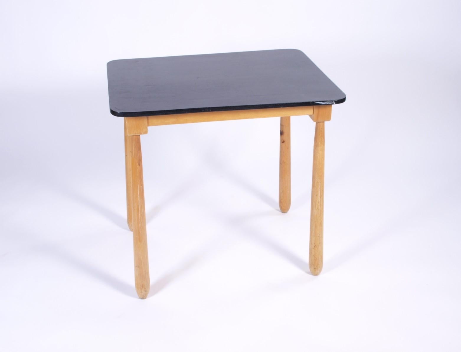 Mid-Century Modern Style of Phillip Arctander Club Legged Table For Sale