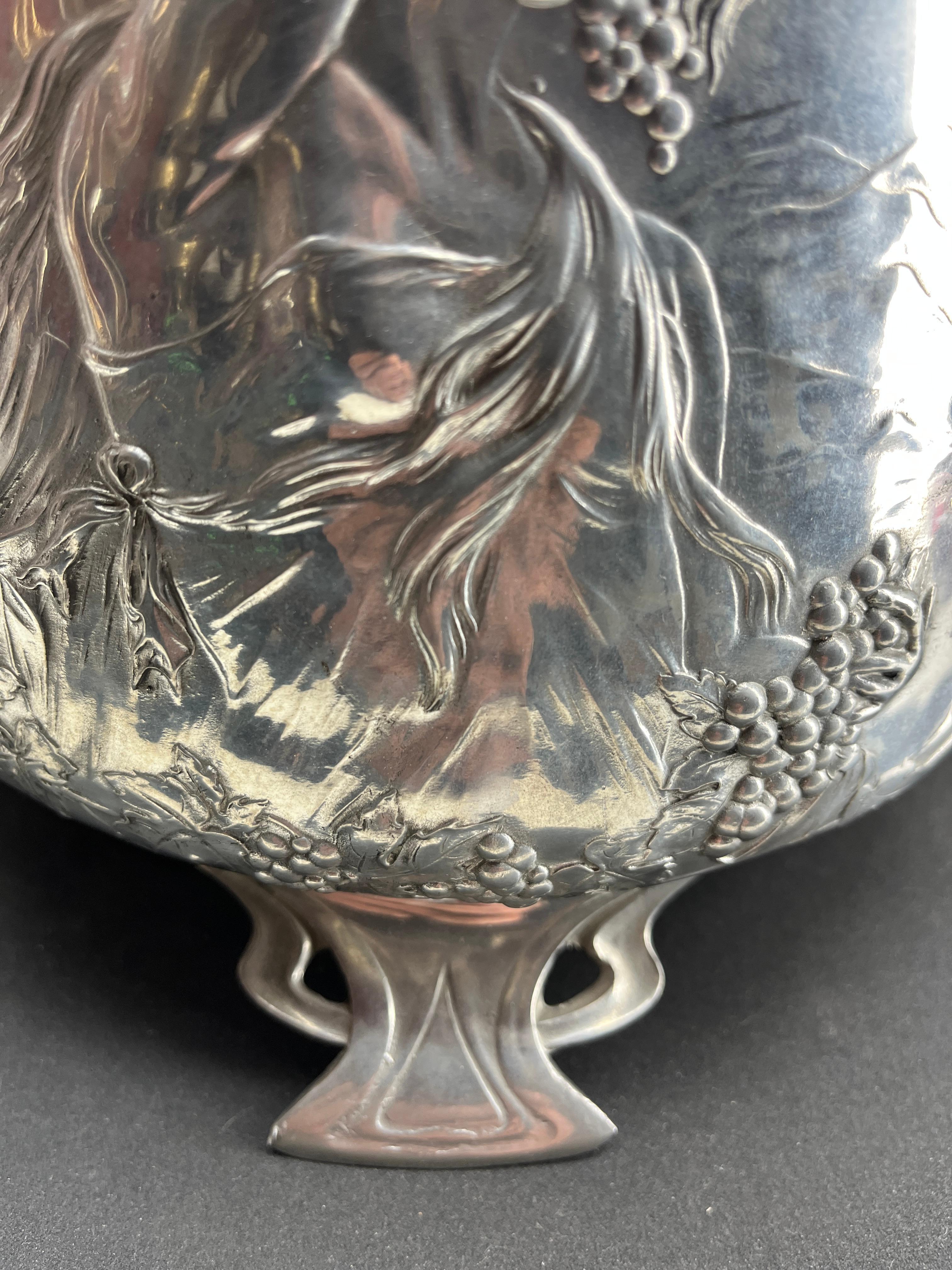 Style WMF Punch Bowl Art Nouveau Étain avec leviers et détails organiques en vente 2