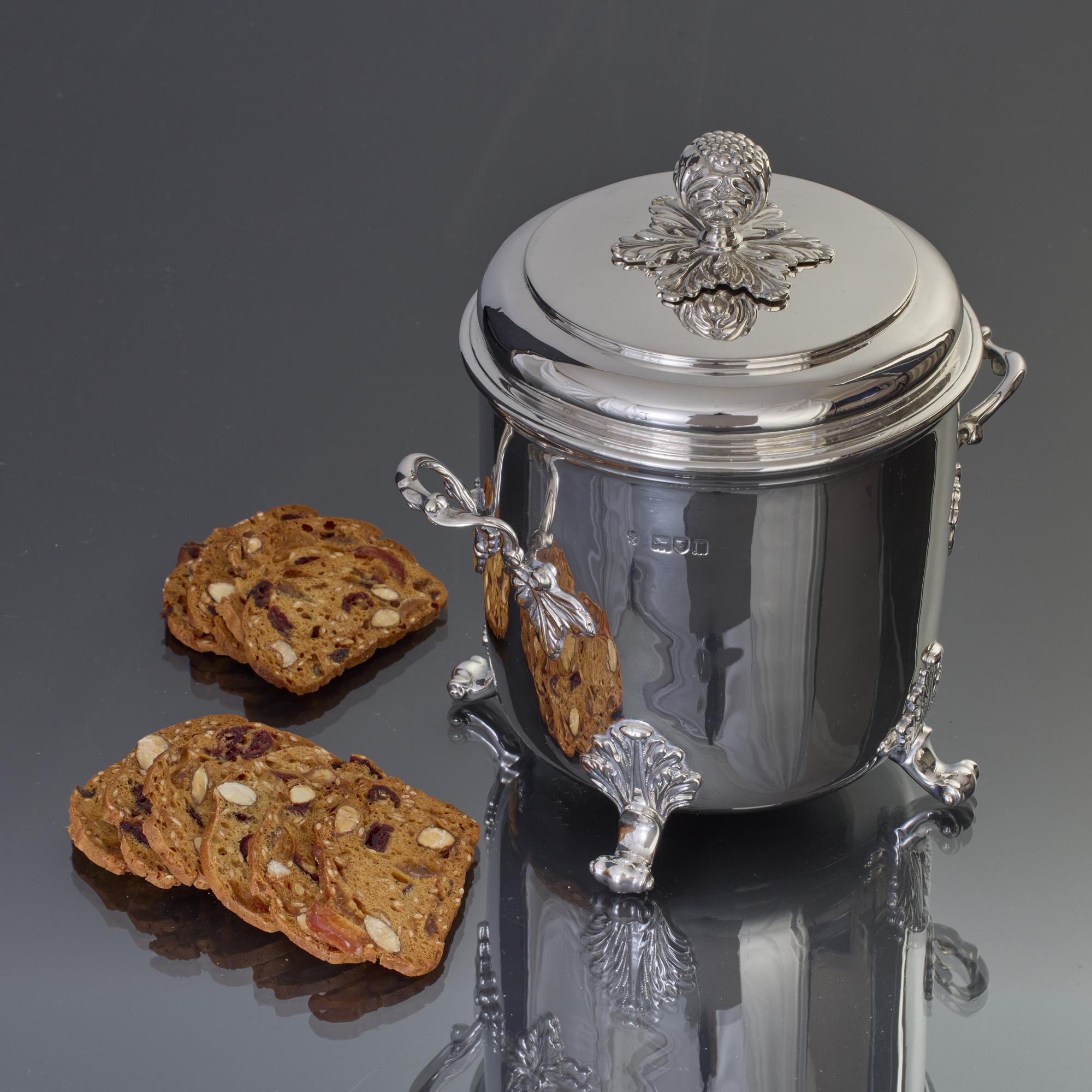 Two-handled antique cylindrical silver box & cover For Sale 3