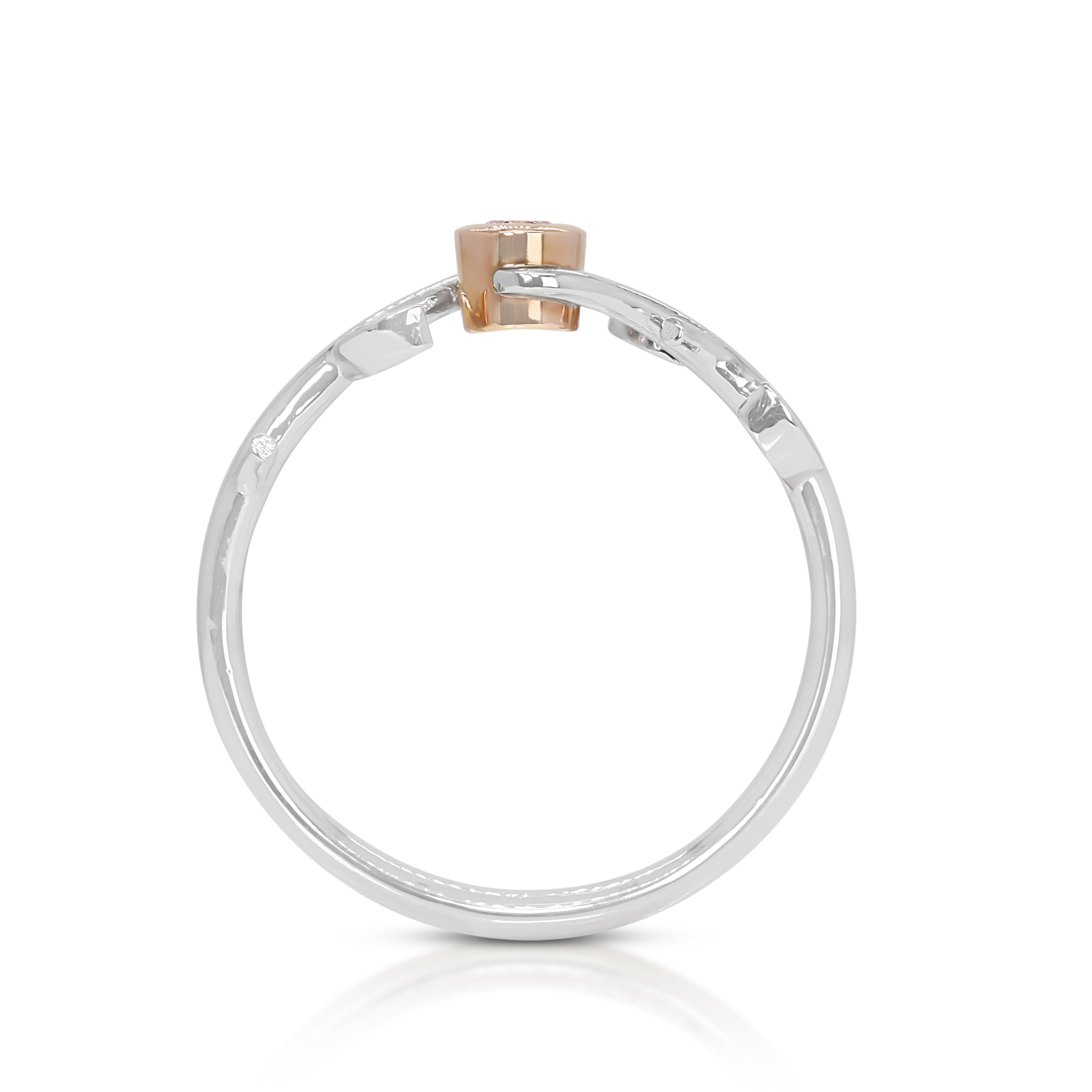 Women's Stylish 0.13ct Rose-designed Diamond Platinum Ring For Sale