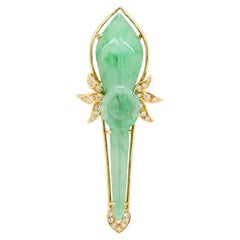 Stilvolle Brosche aus 18 Karat Gelbgold mit 0,25 Karat natürlichen Diamanten und Jade