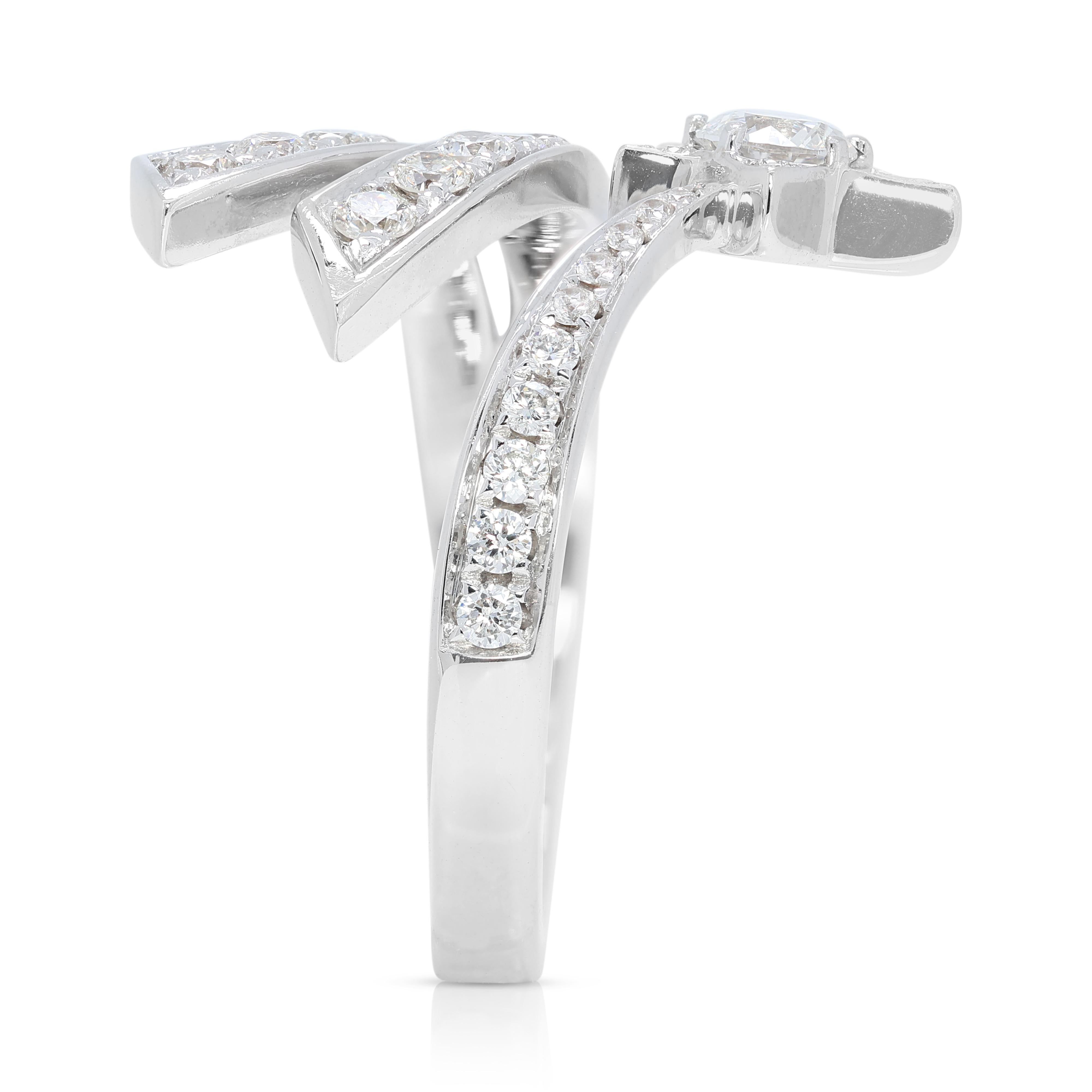 Round Cut Stylish 0.83ct Natural Diamond Ring in 18K White Gold For Sale