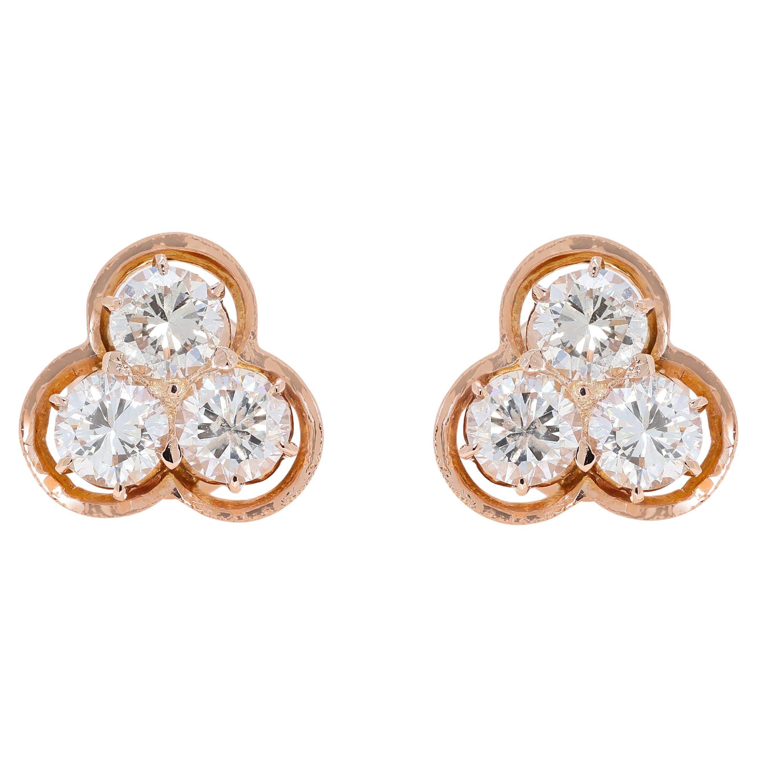 Stylish 0.90 carat Natural Diamond Stud Earrings in 18K Yellow Gold