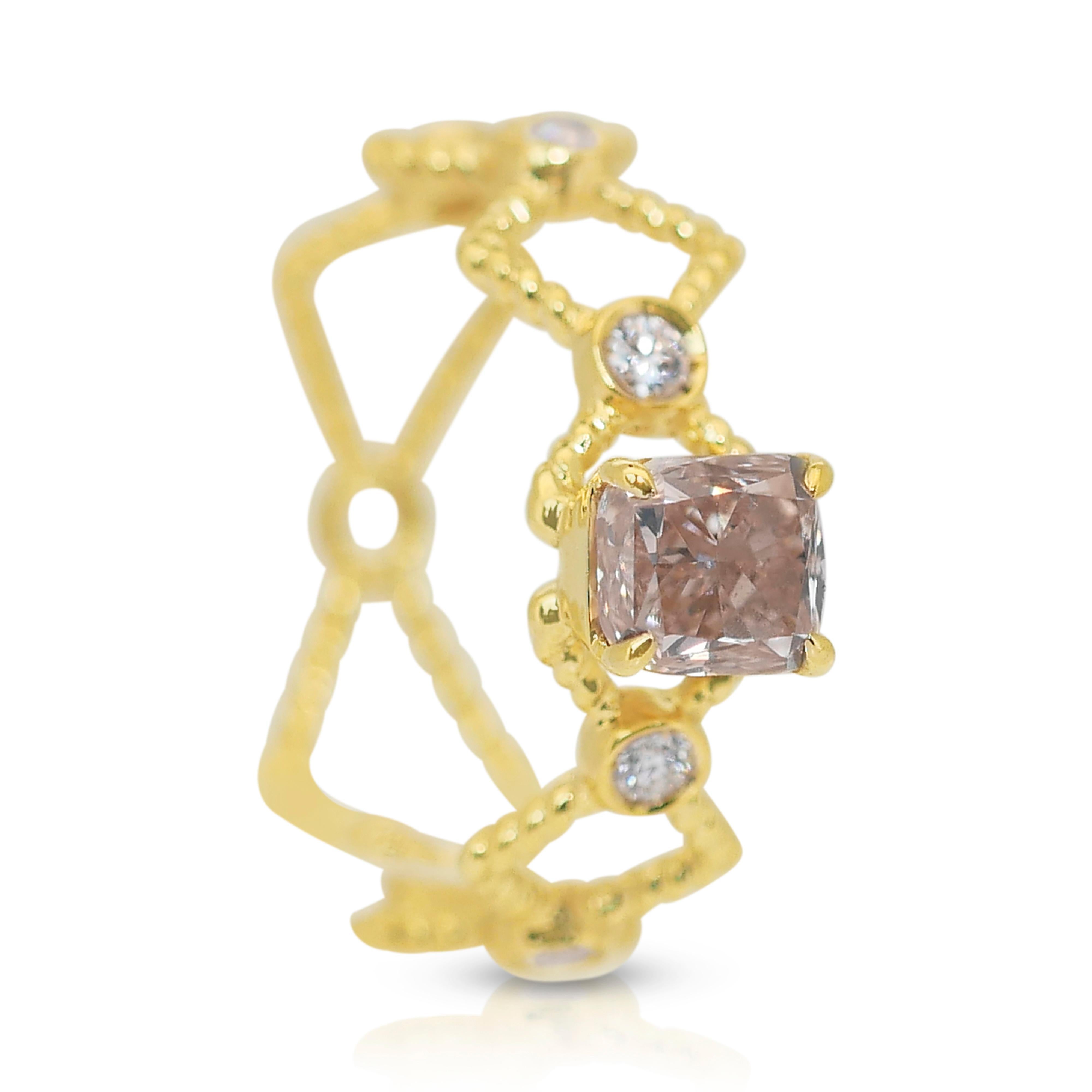 Radiant Cut Stylish 1.01ct Diamonds 5-Stone Ring in 18k Yellow Gold - IGI Certified For Sale