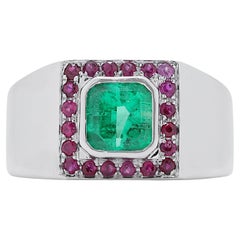 Stilvoller 1,05ct Emerald Dome Ring aus 18K Weißgold mit Rubinen