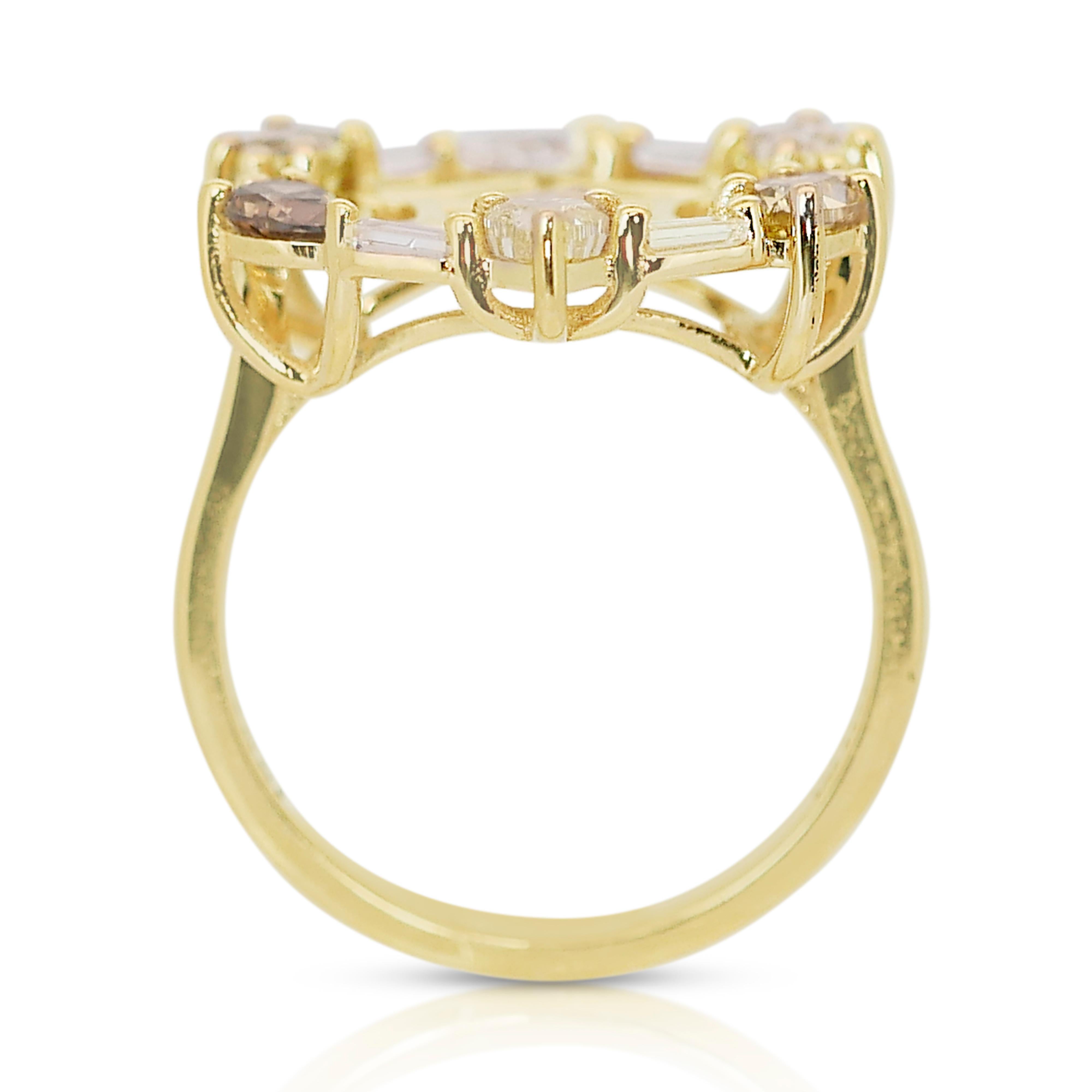 Stylish 1.34ct Diamonds Fancy-Colored Ring in 18k Yellow Gold - IGI Certified For Sale 2