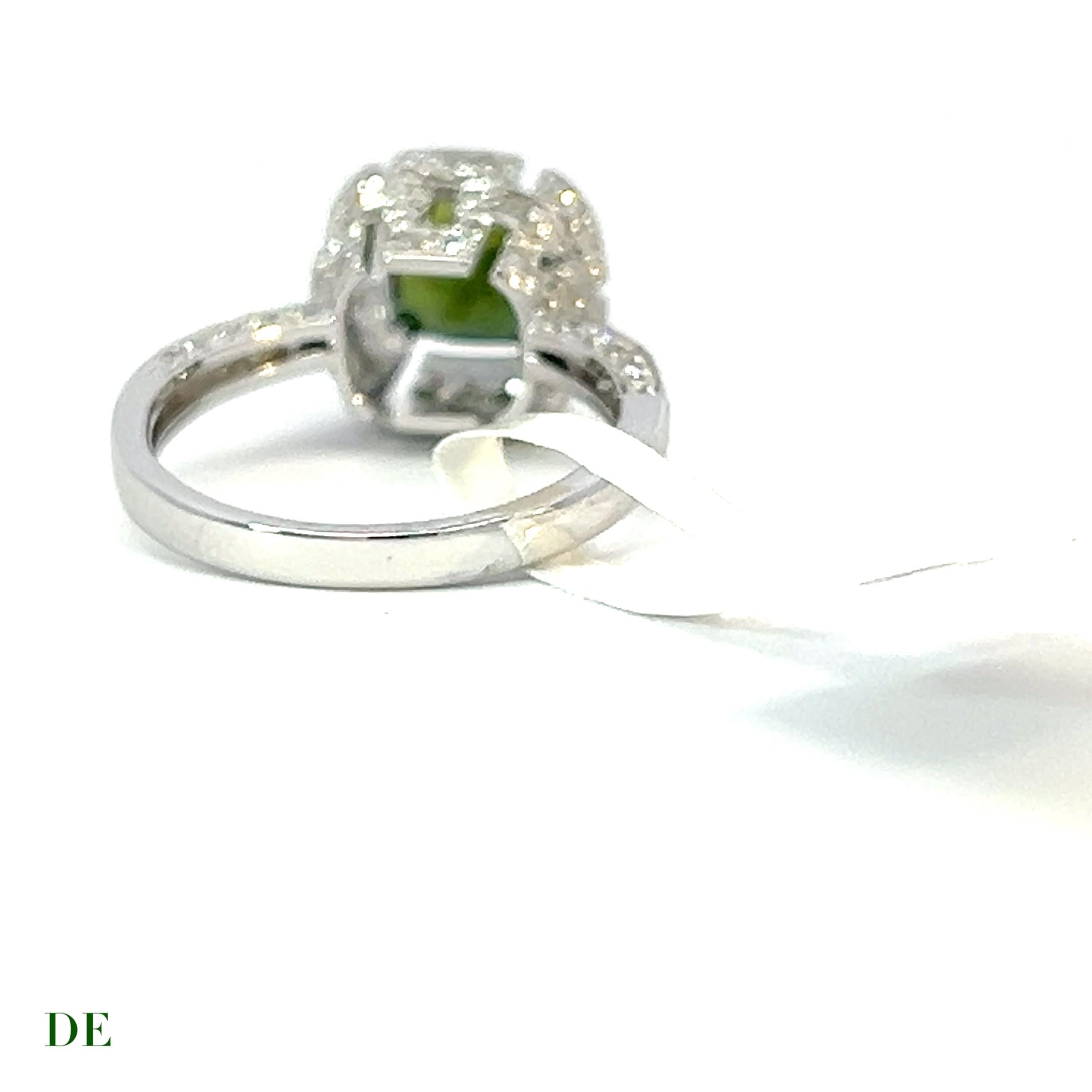 Emerald Cut Stylish 14k 1.37 ct Green cushion tourmaline 0.97 Ct Diamond Pave Lockchain Ring For Sale