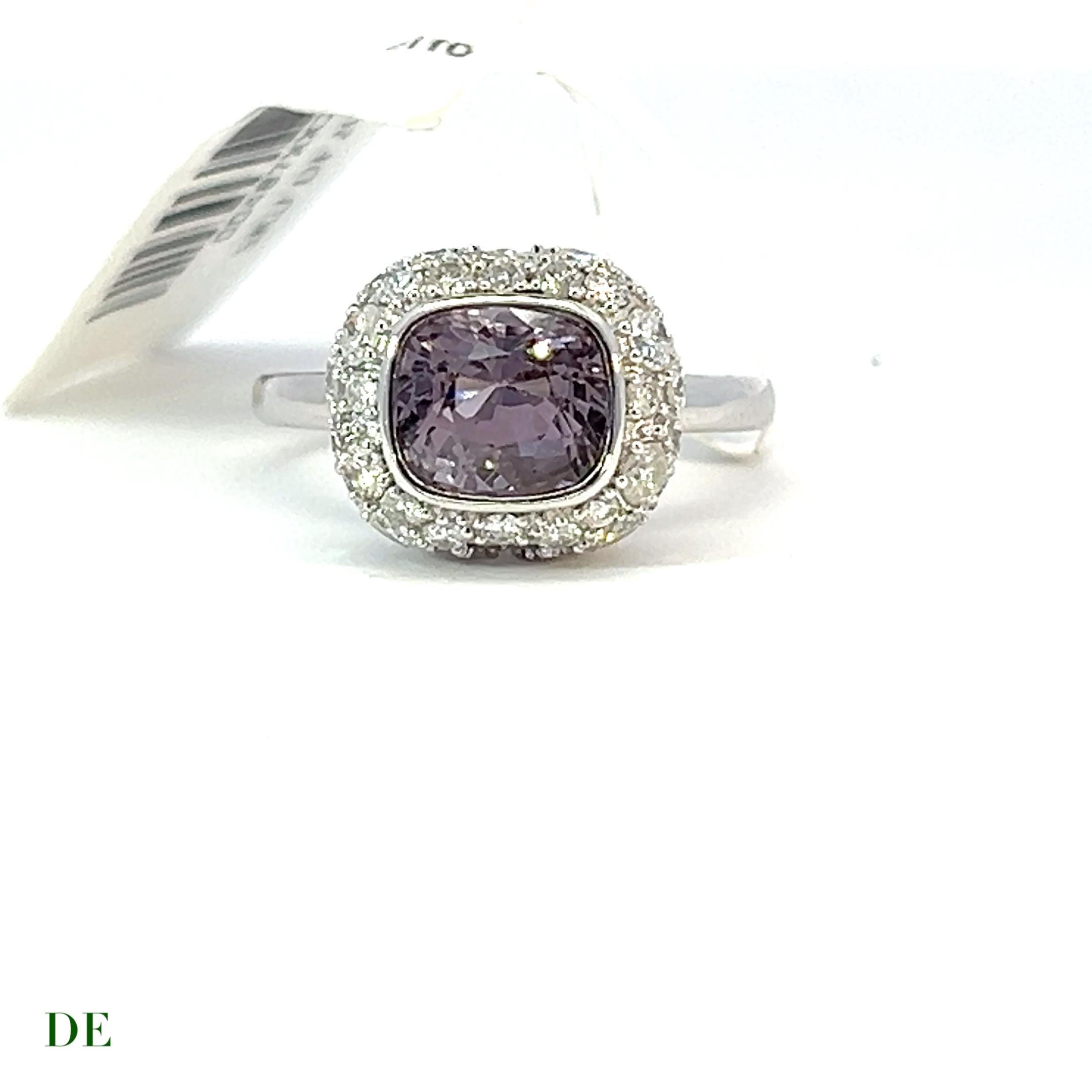 Women's or Men's Stylish 14k 2.05 ct Burmese oval Lavender spinel 1.34 Ct Diamond Heart Pop Ring For Sale