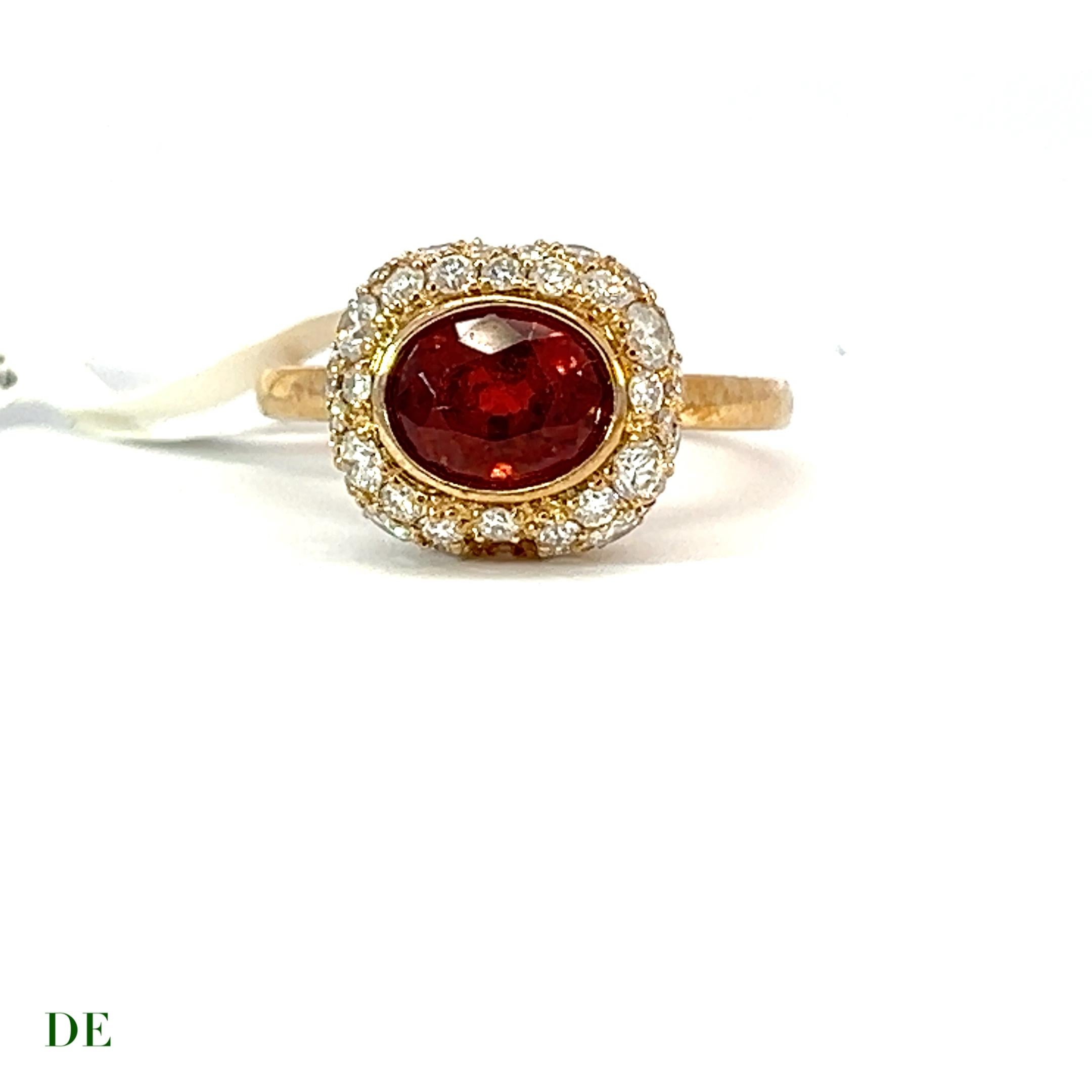 Women's or Men's Stylish 14k 2.12 ct Vivid orange red spessartite 1.33 Ct Diamond Heart Pop Ring For Sale