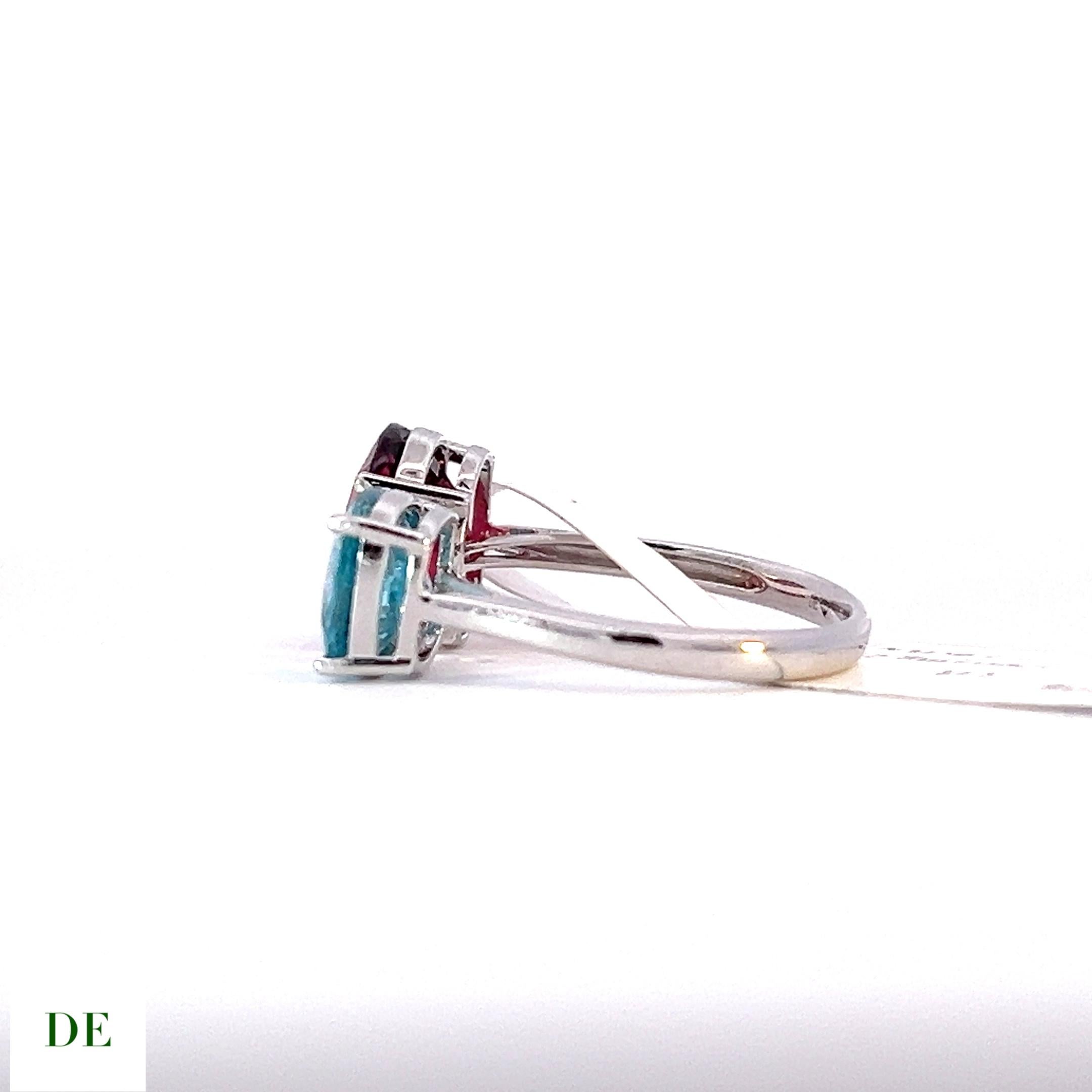 Stylish 14k White Gold Toi Moi 2.6 ct Baby Blue Zircon with 3.8 ct Garnet Ring In New Condition For Sale In kowloon, Kowloon