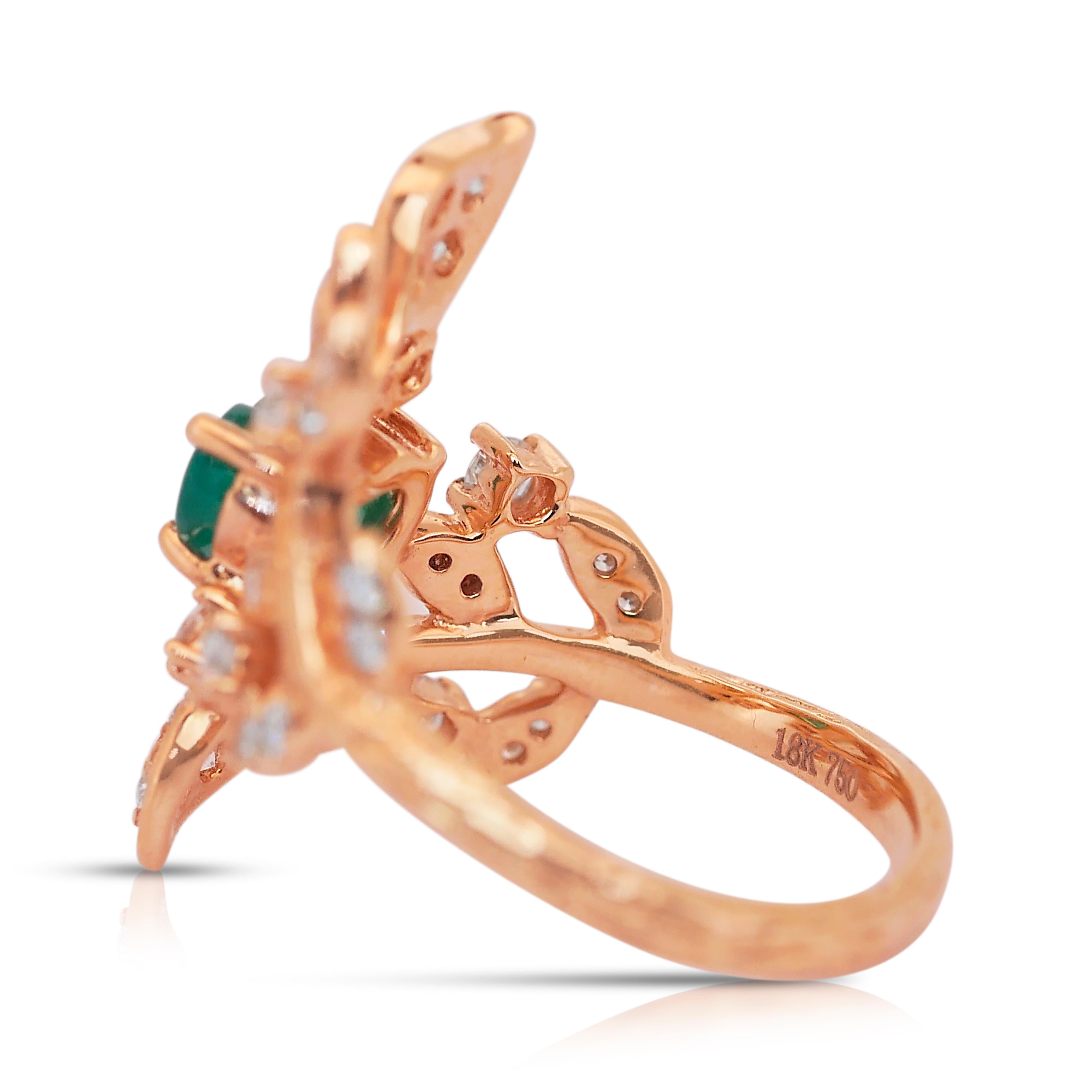 Stylish 1.50ct Emerald and Diamonds Ring in 18k Rose Gold - IGI Certified In New Condition In רמת גן, IL
