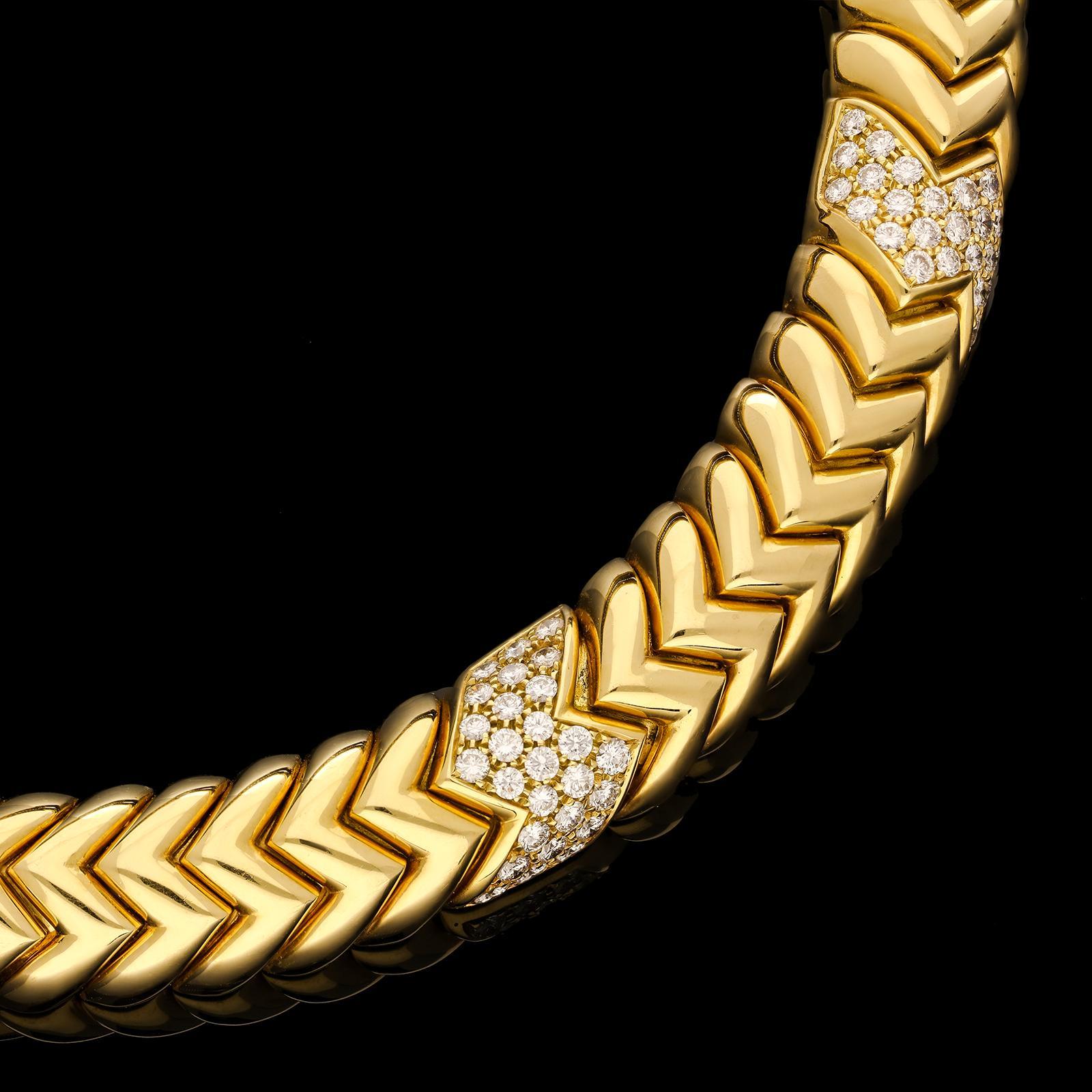 Women's or Men's Stylish 18ct Gold and Diamond Spiga Necklace by Bulgari, circa 1970s