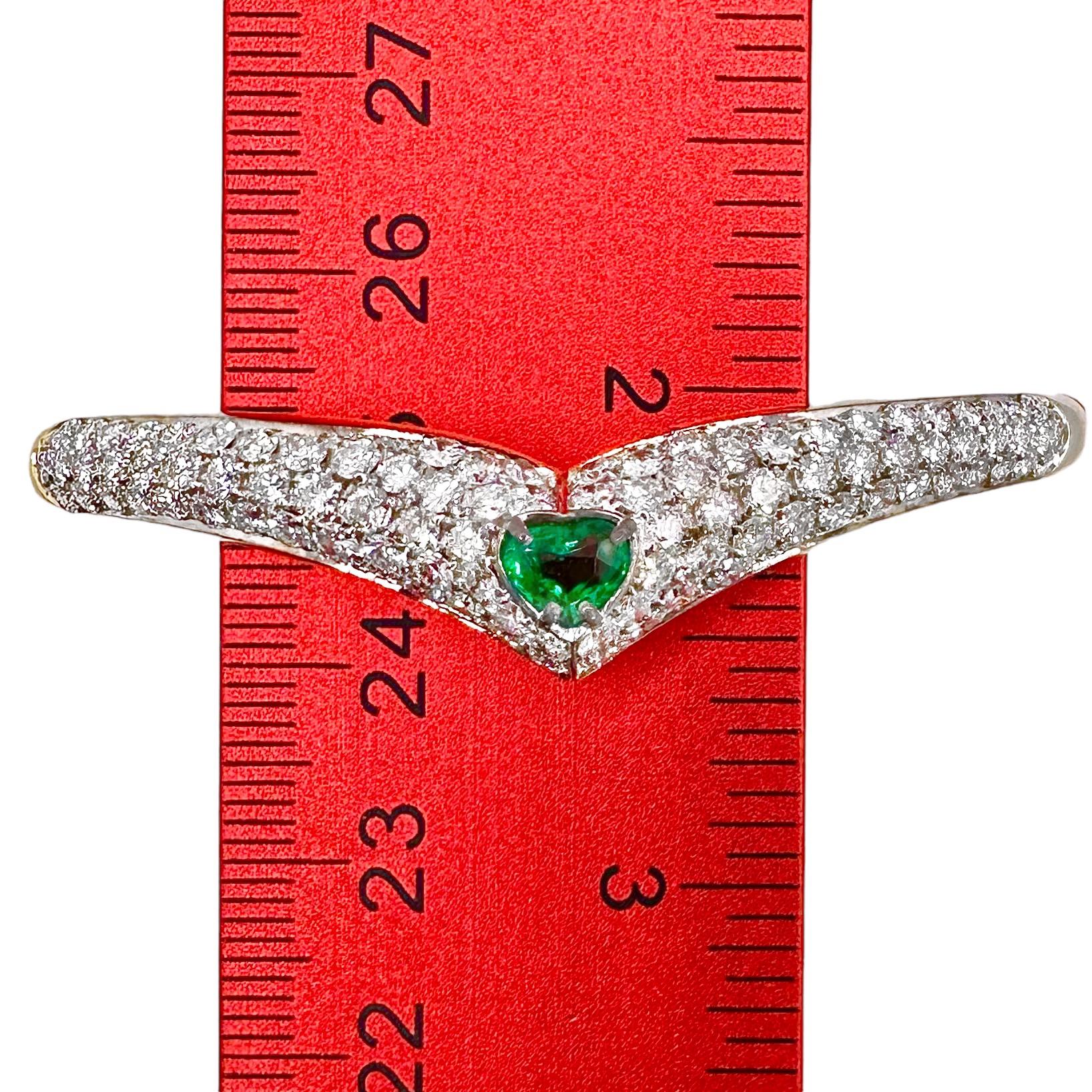  Stylish 18k Gold Bangle Bracelet with Heart Shaped Emerald and Diamonds For Sale 3