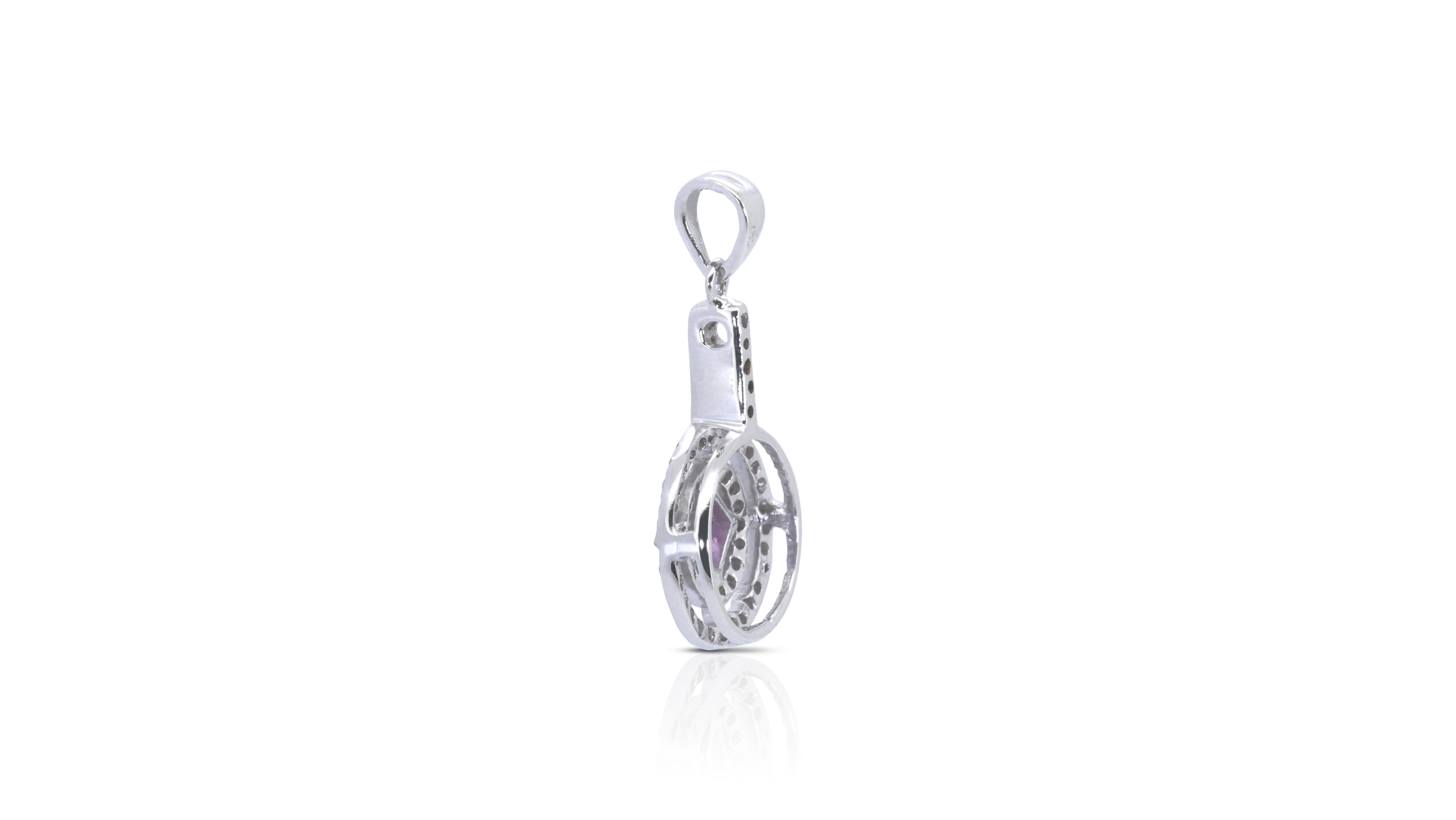 Stylish 18k White Gold Halo Pendant with 0.26ct Natural Sapphire and Diamonds For Sale 2