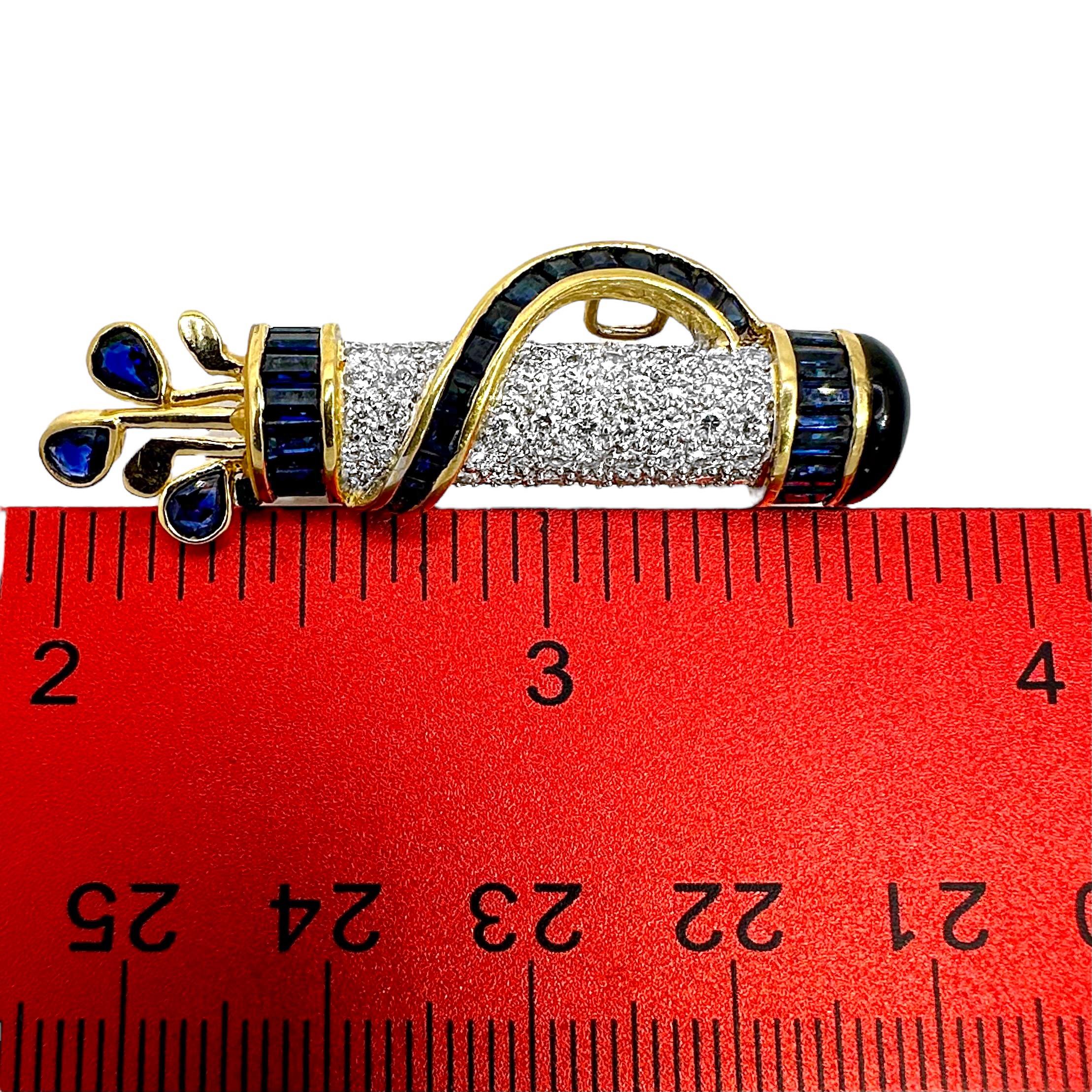 Épingle de sac de golf élégante en or jaune 18 carats incrustée de diamants et ornée de saphirs en vente 2