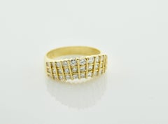 Stylish 18 Karat Yellow Gold Diamond Ring
