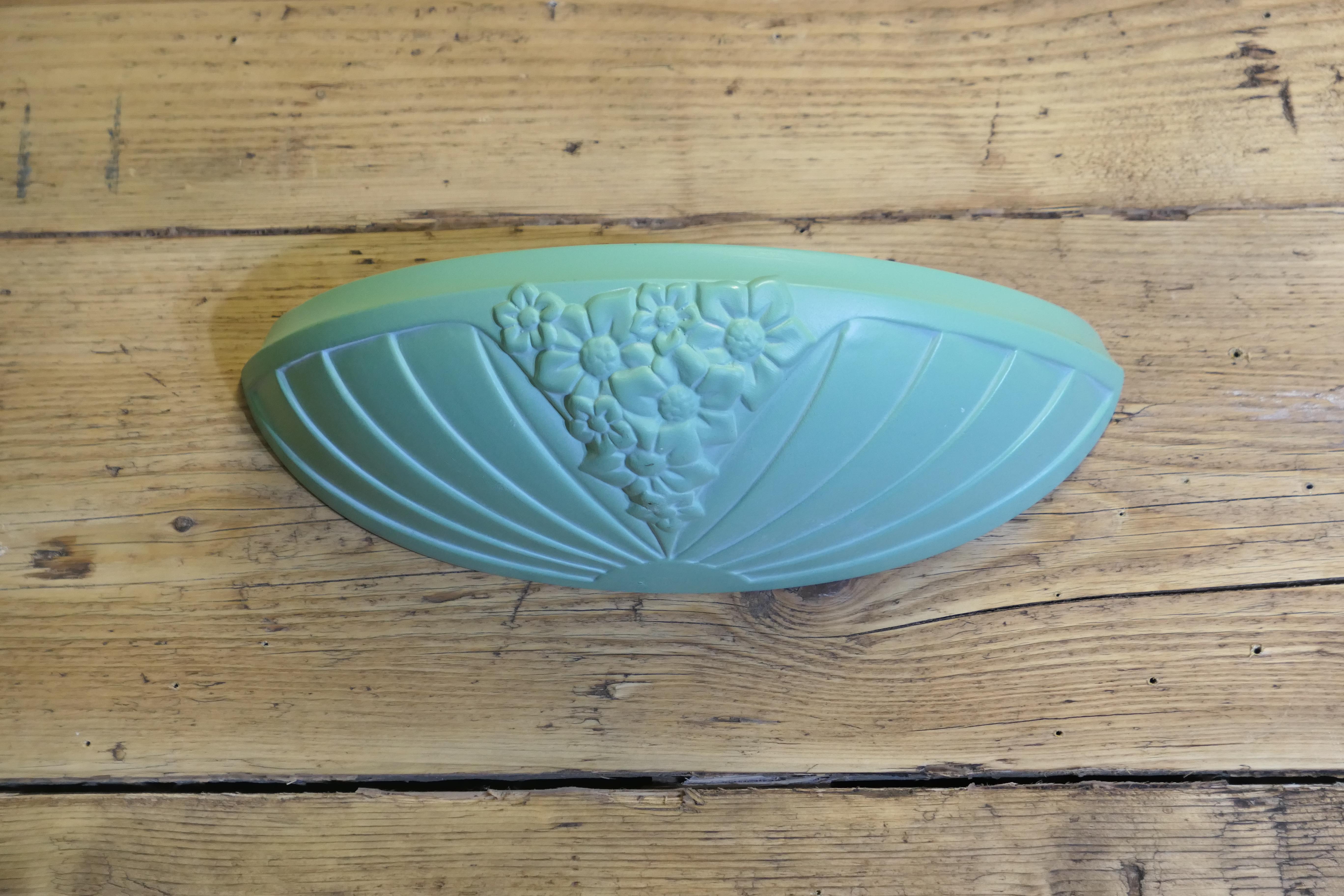 Elegante bolsillo de pared de los años 30  Una pieza muy atractiva Art Decó en venta