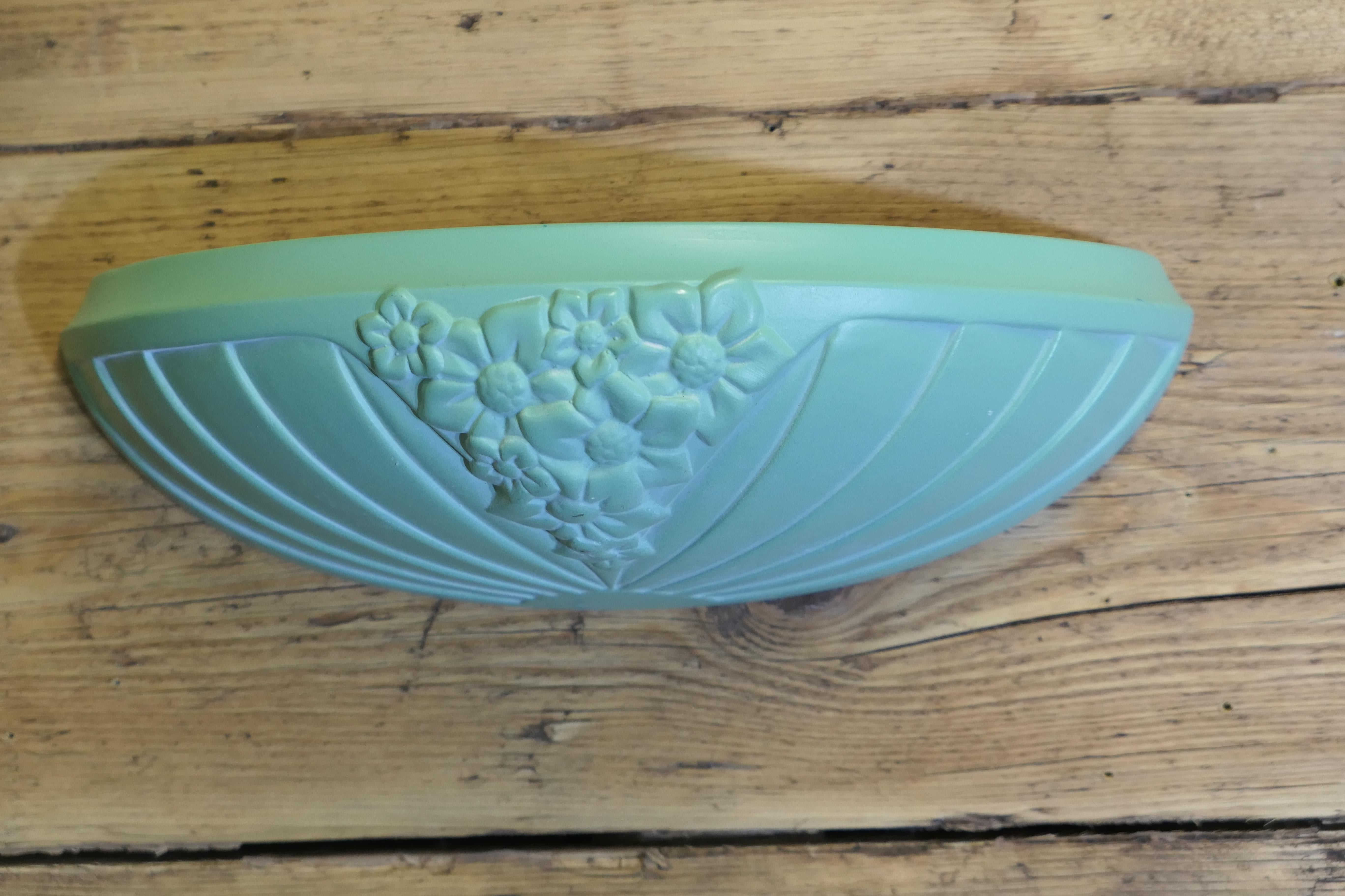 Elegante bolsillo de pared de los años 30  Una pieza muy atractiva en venta 1