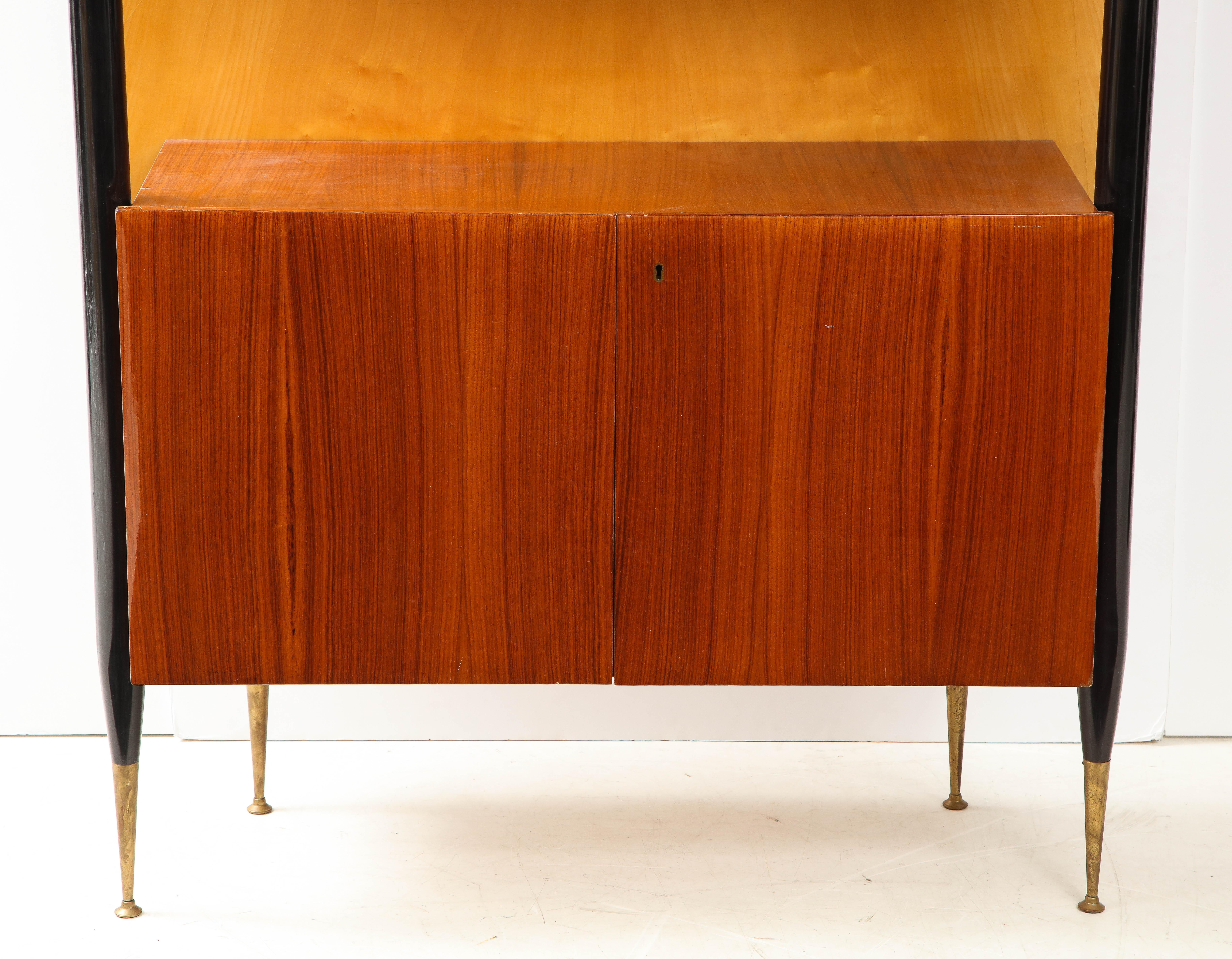Elegante armario de pared italiano de los años 50 de caoba lacada y sicomoro 1