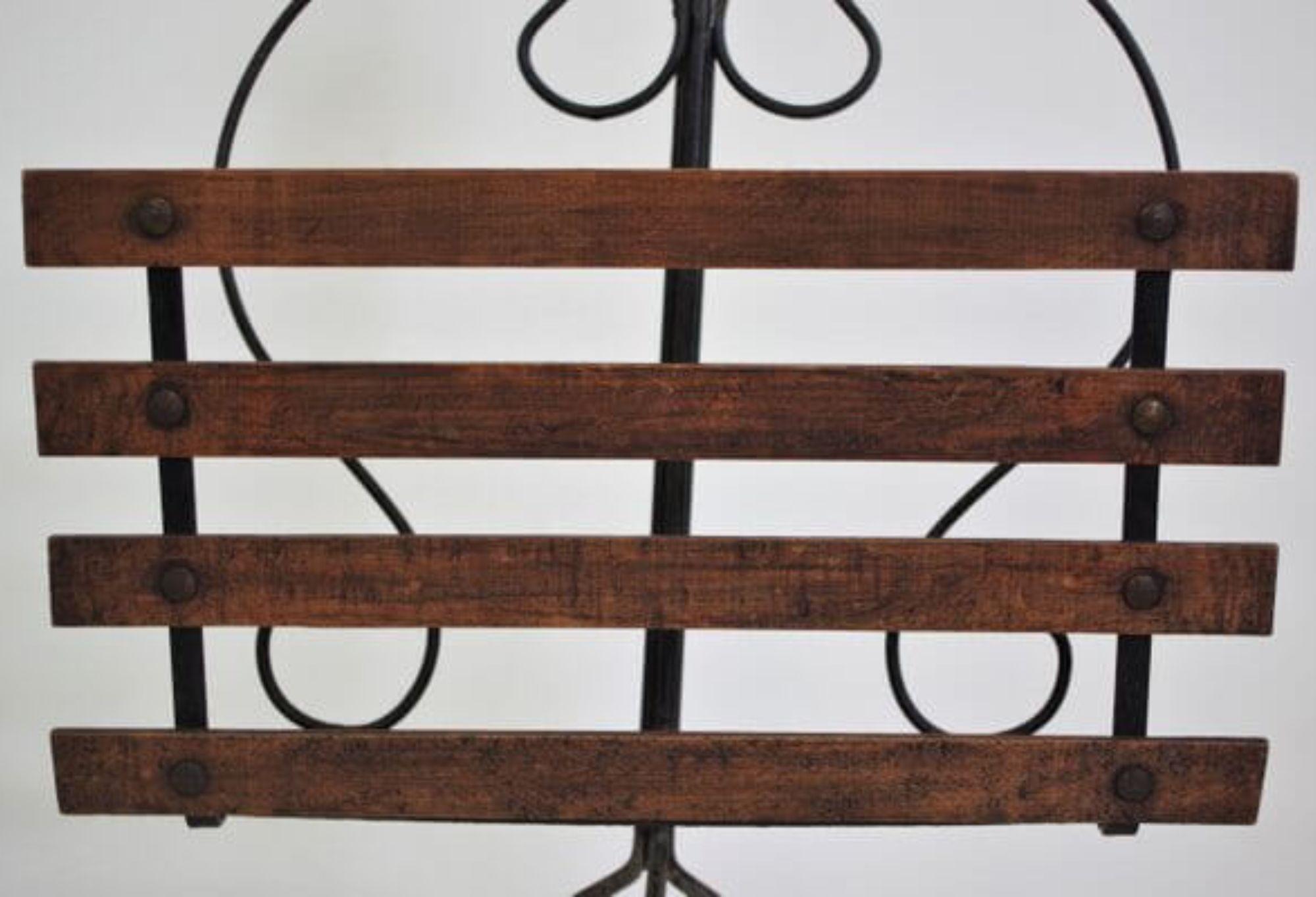 Stylish 1950s Wood and Iron Ashtray & Magazine Rack Combo – Mid-Century Utility in vendita 6