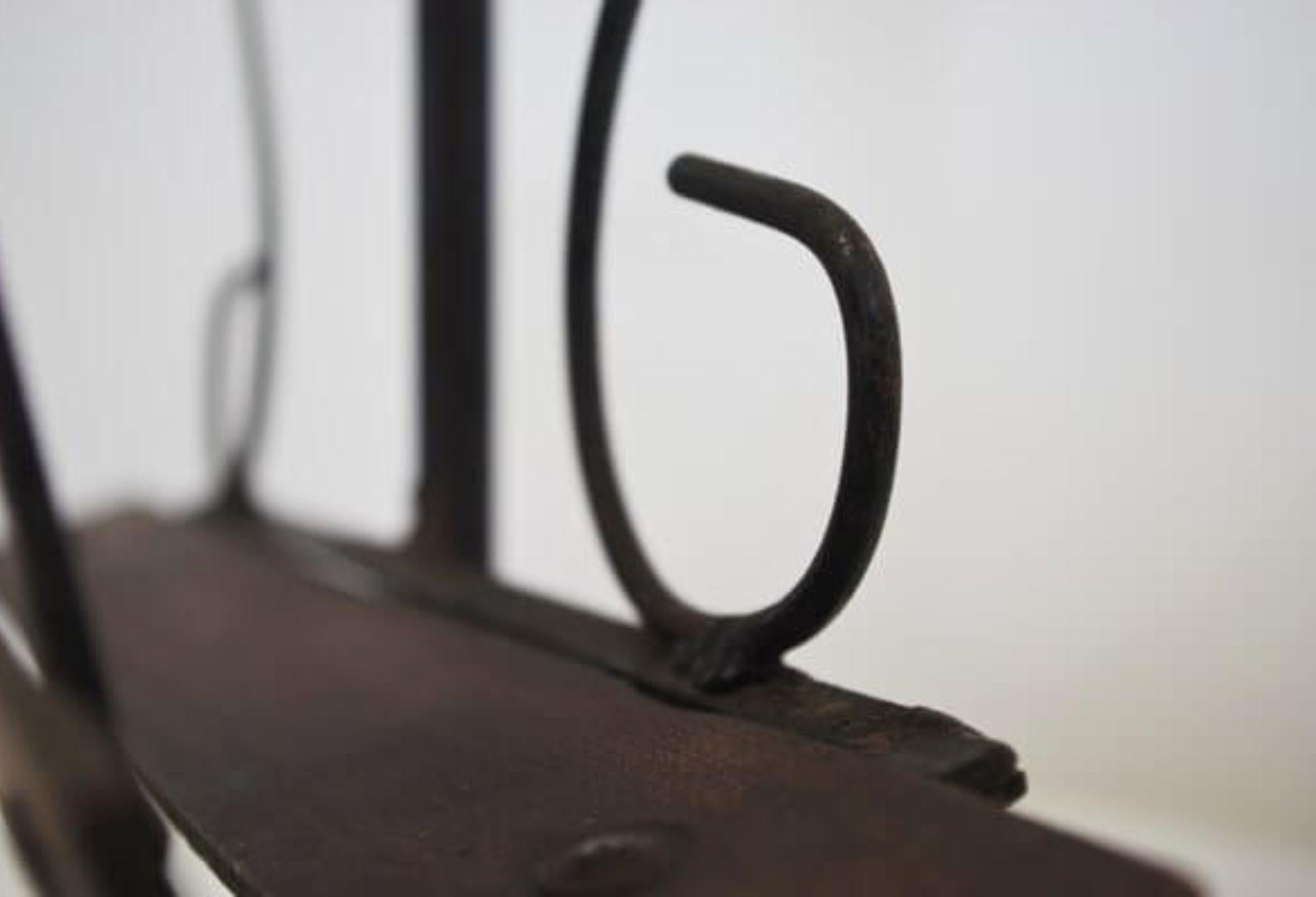 Stylish 1950s Wood and Iron Ashtray & Magazine Rack Combo – Mid-Century Utility in vendita 9