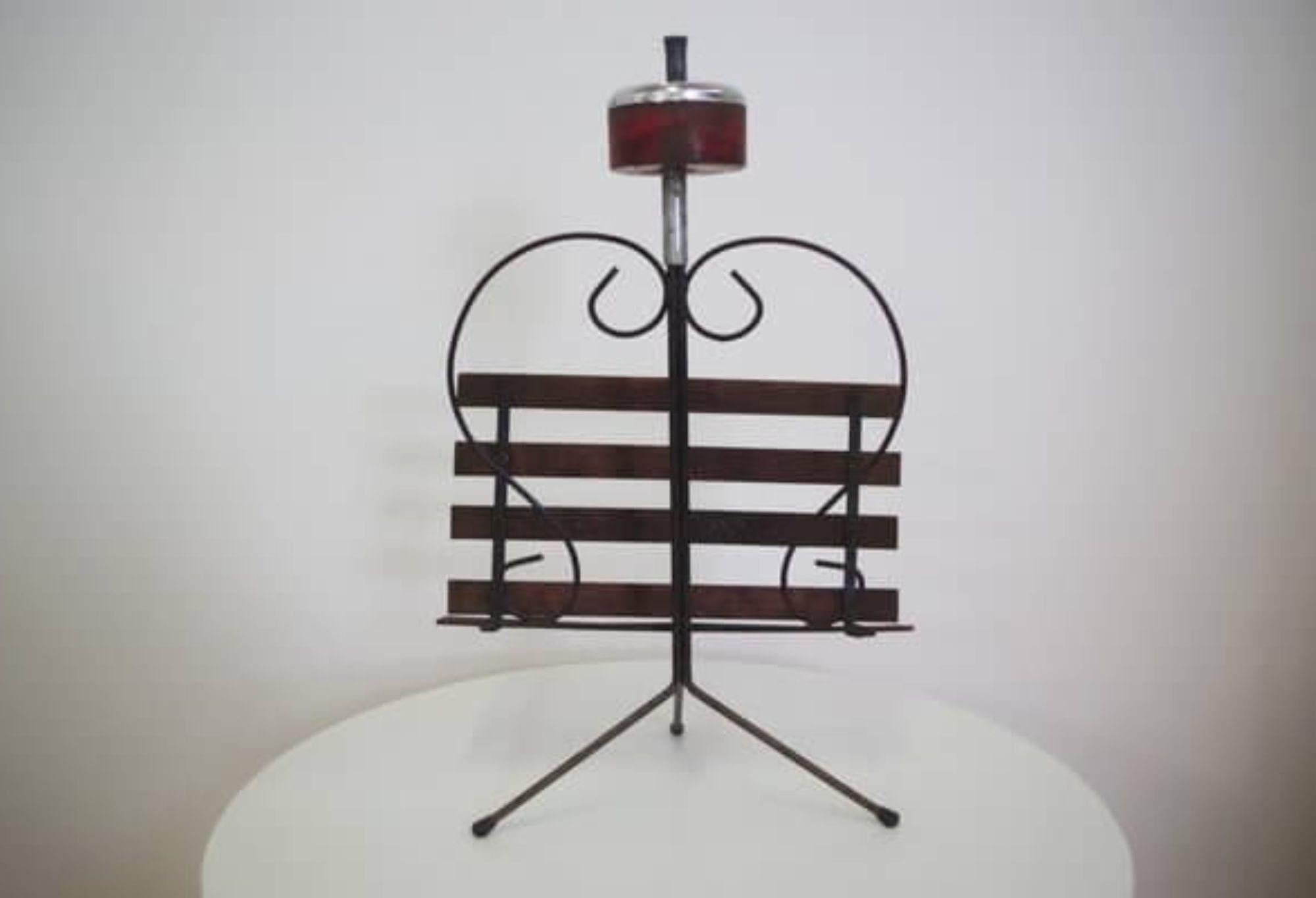 Stylish 1950s Wood and Iron Ashtray & Magazine Rack Combo – Mid-Century Utility in vendita 1