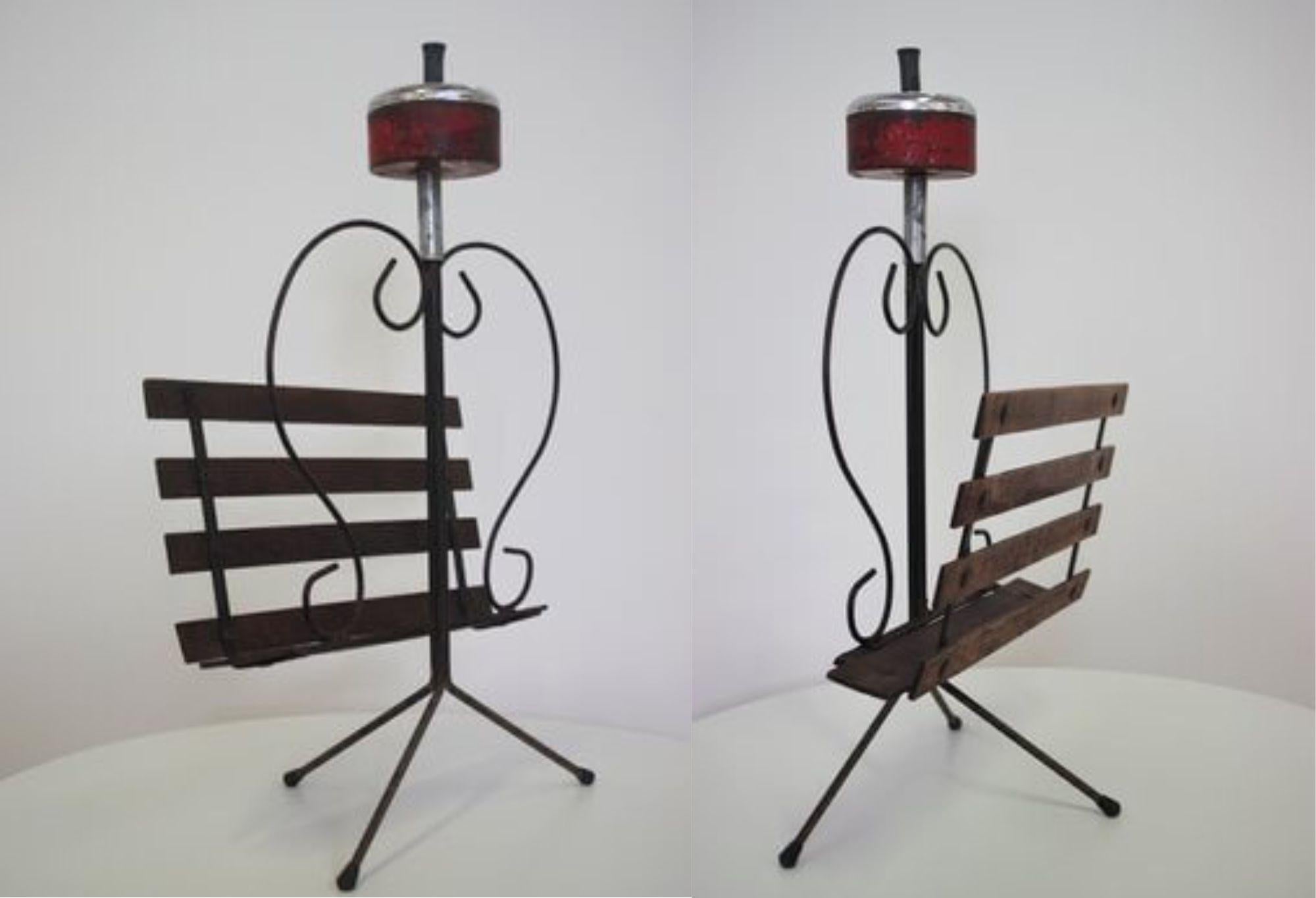 Stylish 1950s Wood and Iron Ashtray & Magazine Rack Combo – Mid-Century Utility in vendita 2