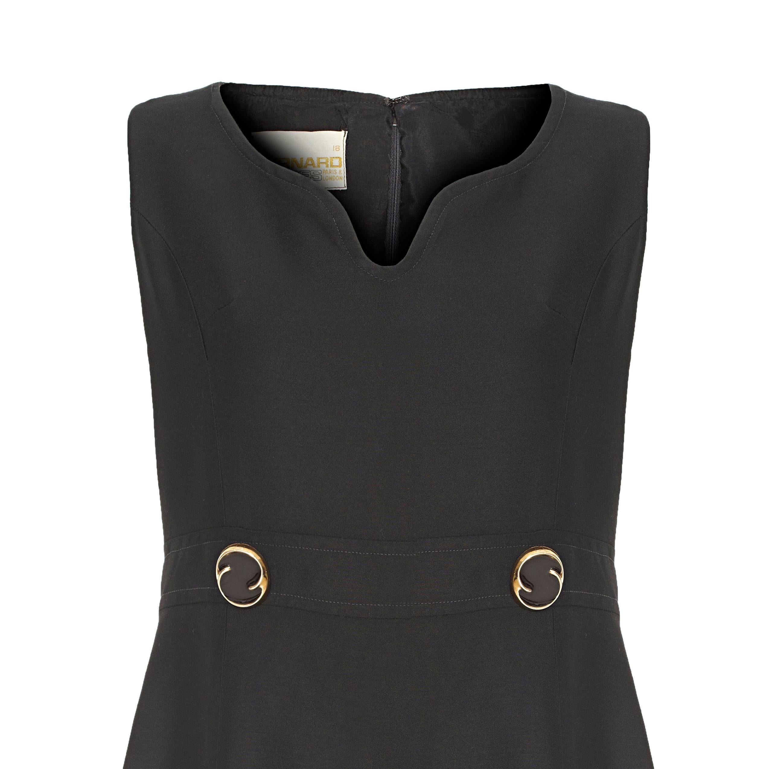 Stylish 1960s Bernard Freres Black A-line Mod Dress In Excellent Condition In London, GB