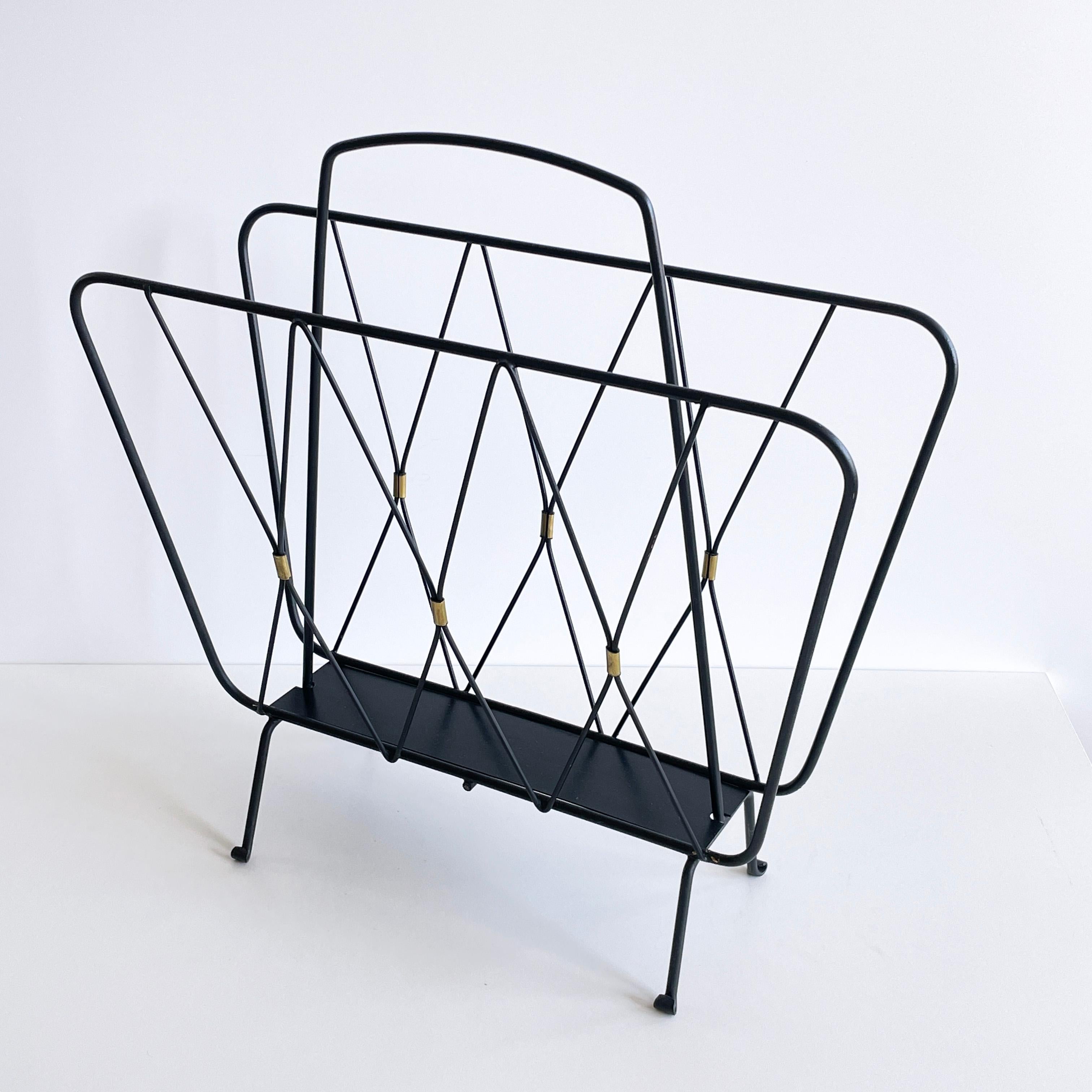 Elegante soporte para revistas/periódicos de los años 60 en venta 7
