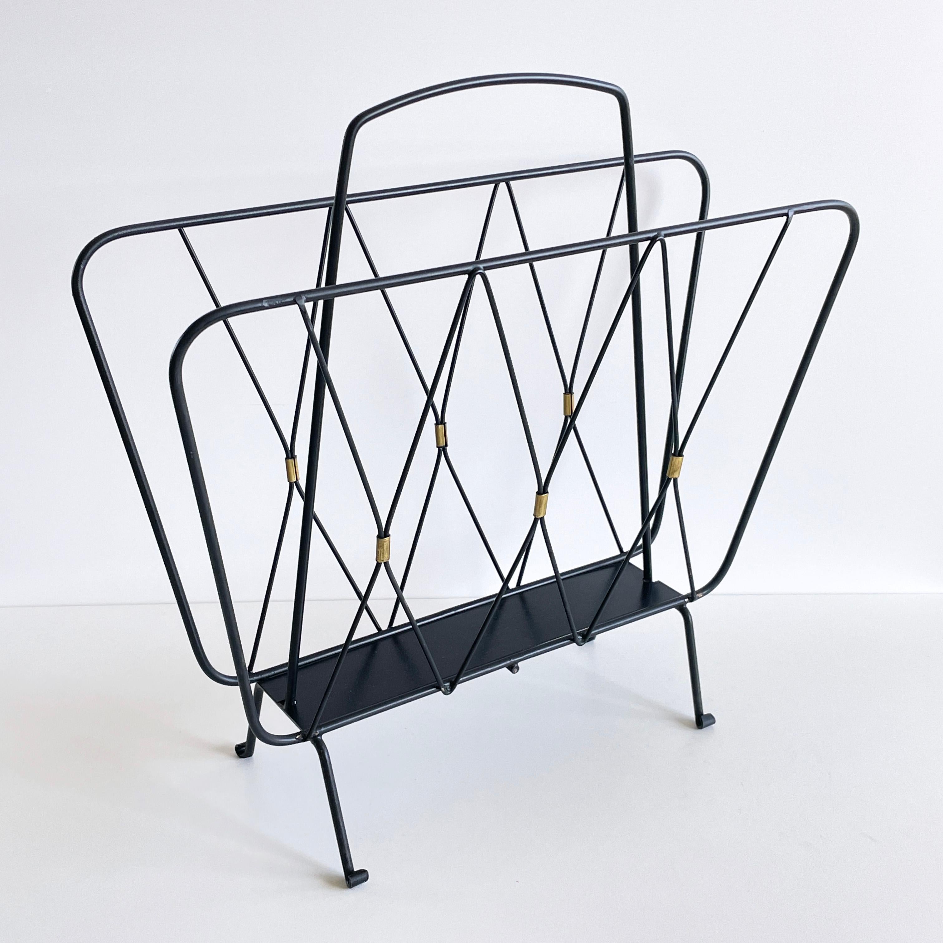 Elegante soporte para revistas/periódicos de los años 60 siglo XX en venta
