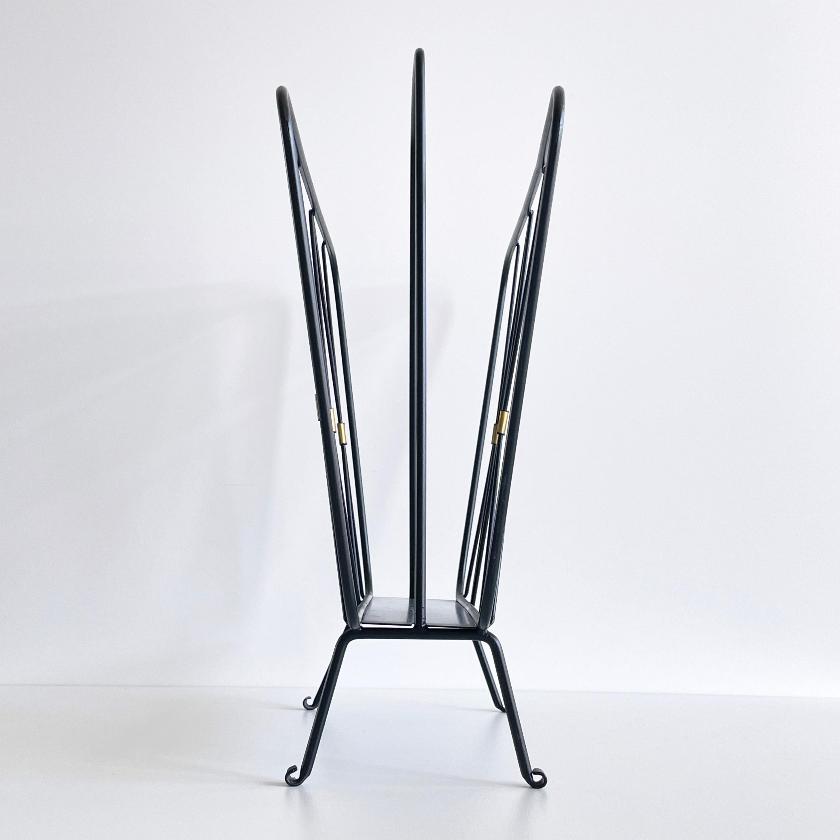 Elegante soporte para revistas/periódicos de los años 60 Metal en venta