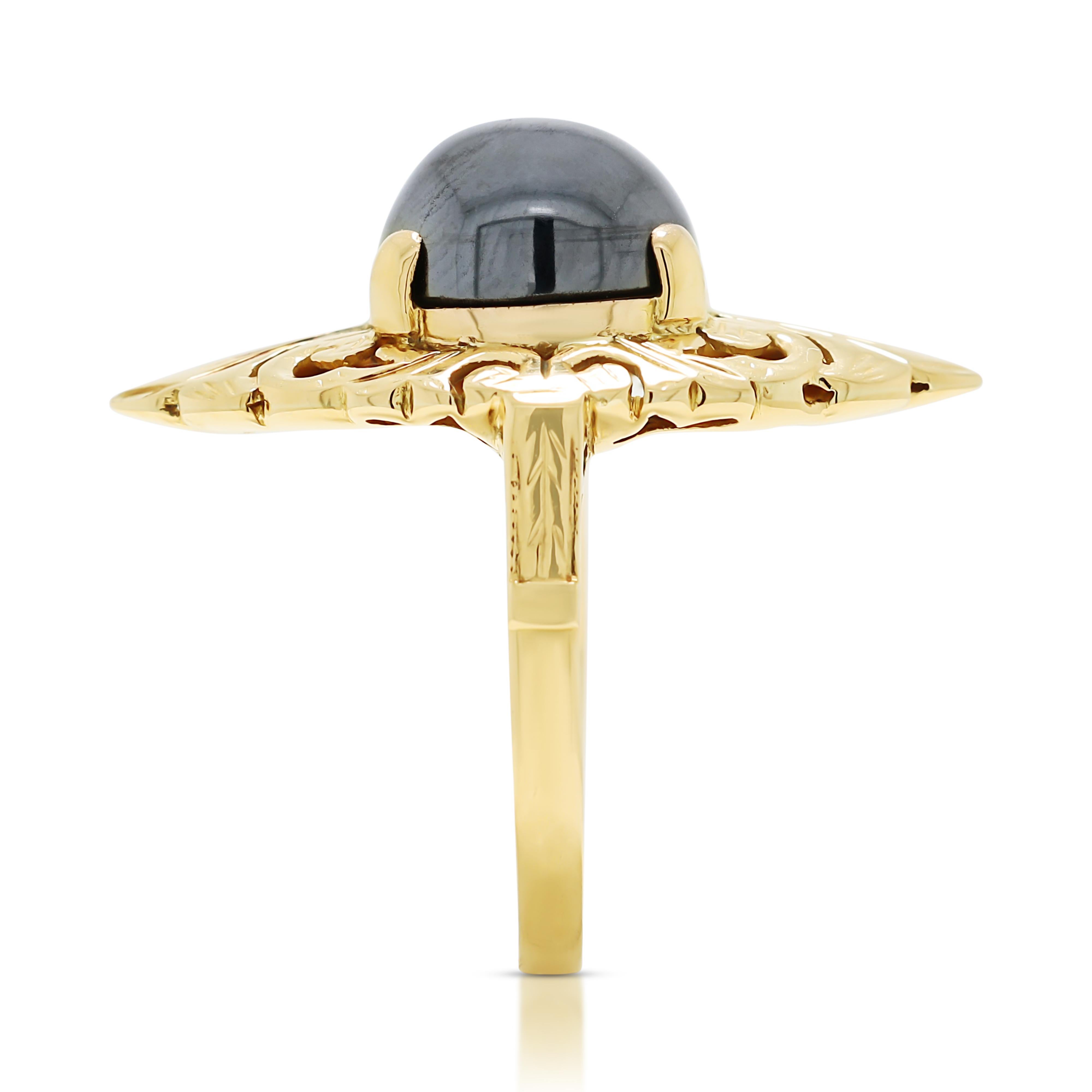 Stylish 1ct Onyx Ring in 14K Yellow Gold In Excellent Condition In רמת גן, IL