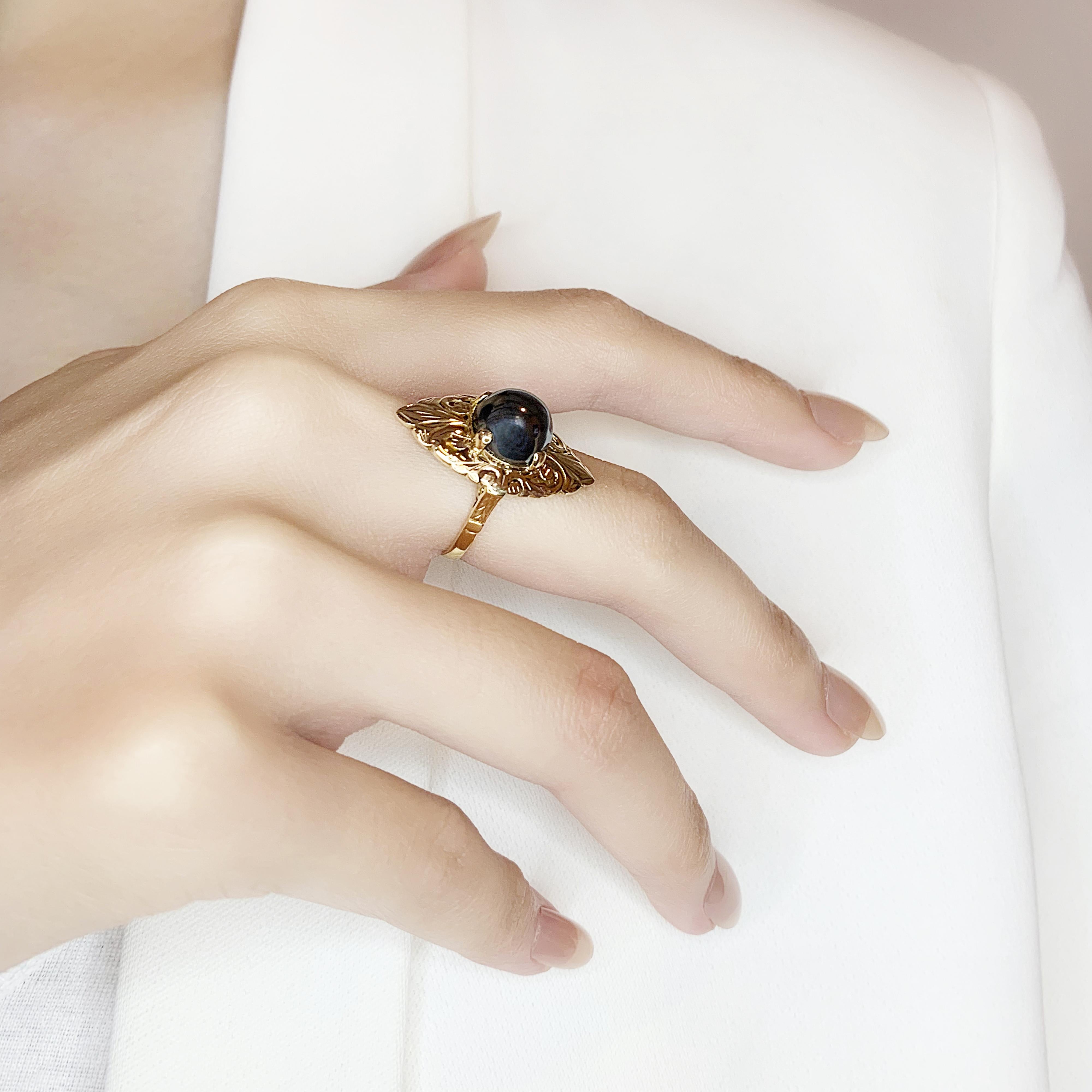 Stylish 1ct Onyx Ring in 14K Yellow Gold 2