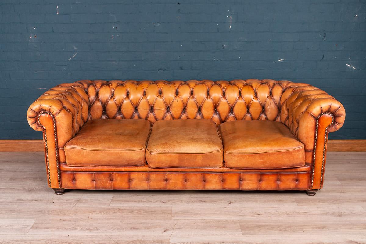 Huge three-seat leather Chesterfield sofa of superb quality, hand dyed leather, late 20th century.

Condition:
In great condition, no damage.

Size:
Height 77cm
Width 230cm
Depth 114cm.

 