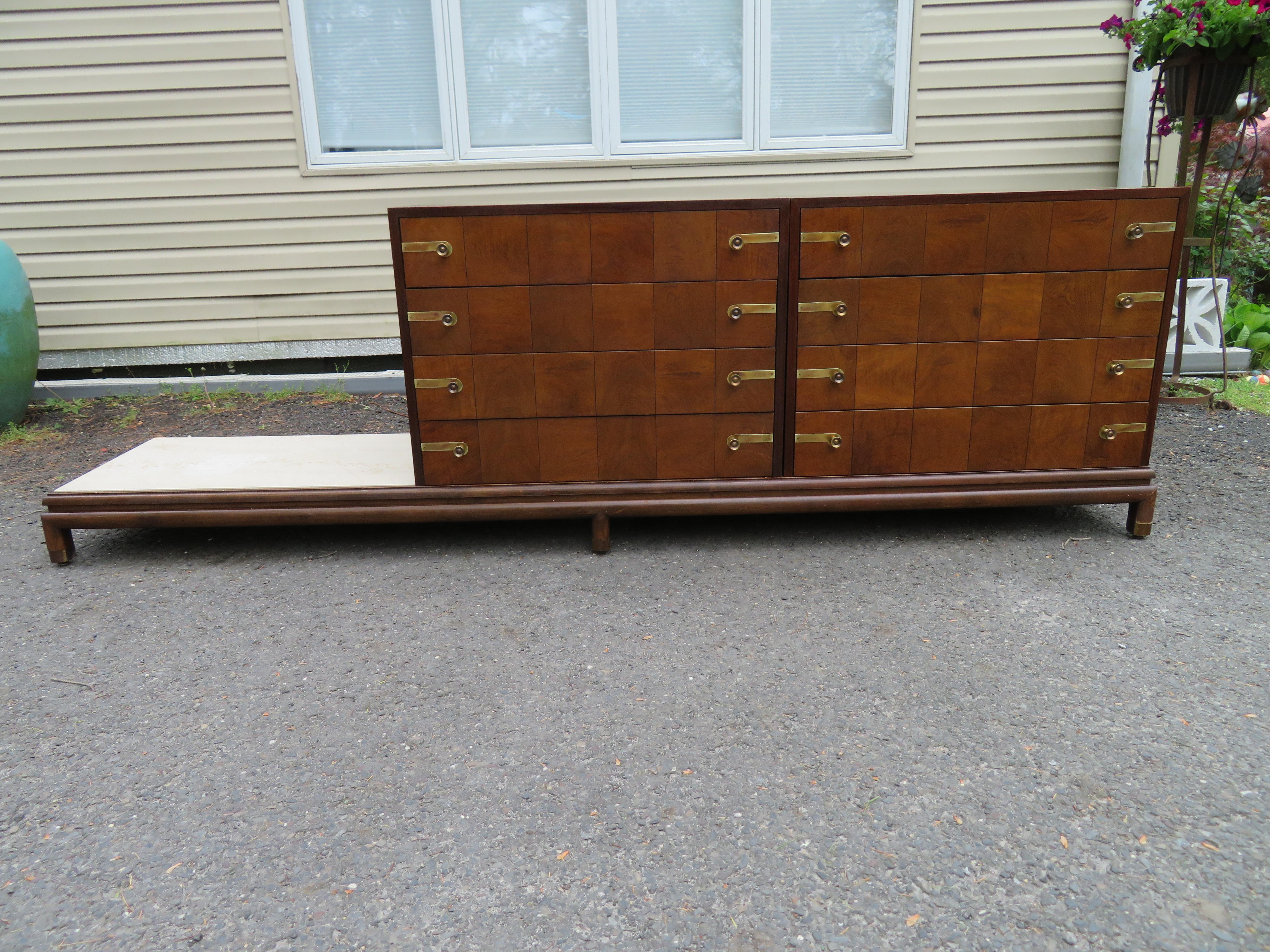 Elegante cassettone Renzo Rutuli 3 pezzi Credenza Travertino Johnson Furniture Co. in vendita 13